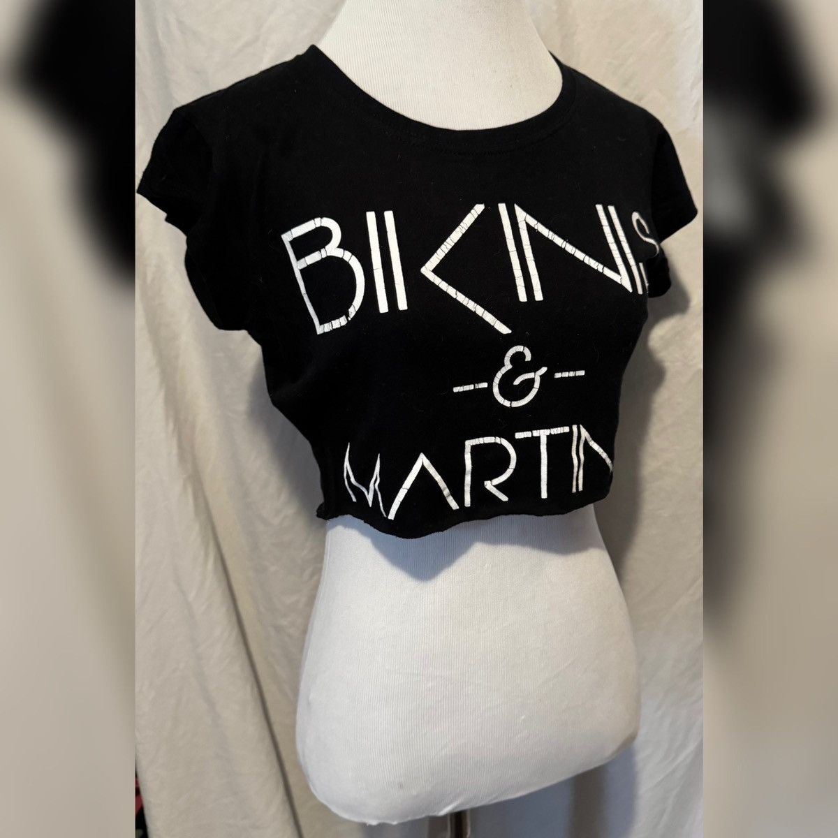 Vintage Bikinis & Martini, Retro, Raw Hem, Cropped Baby Tee Size ONE SIZE - 4 Thumbnail