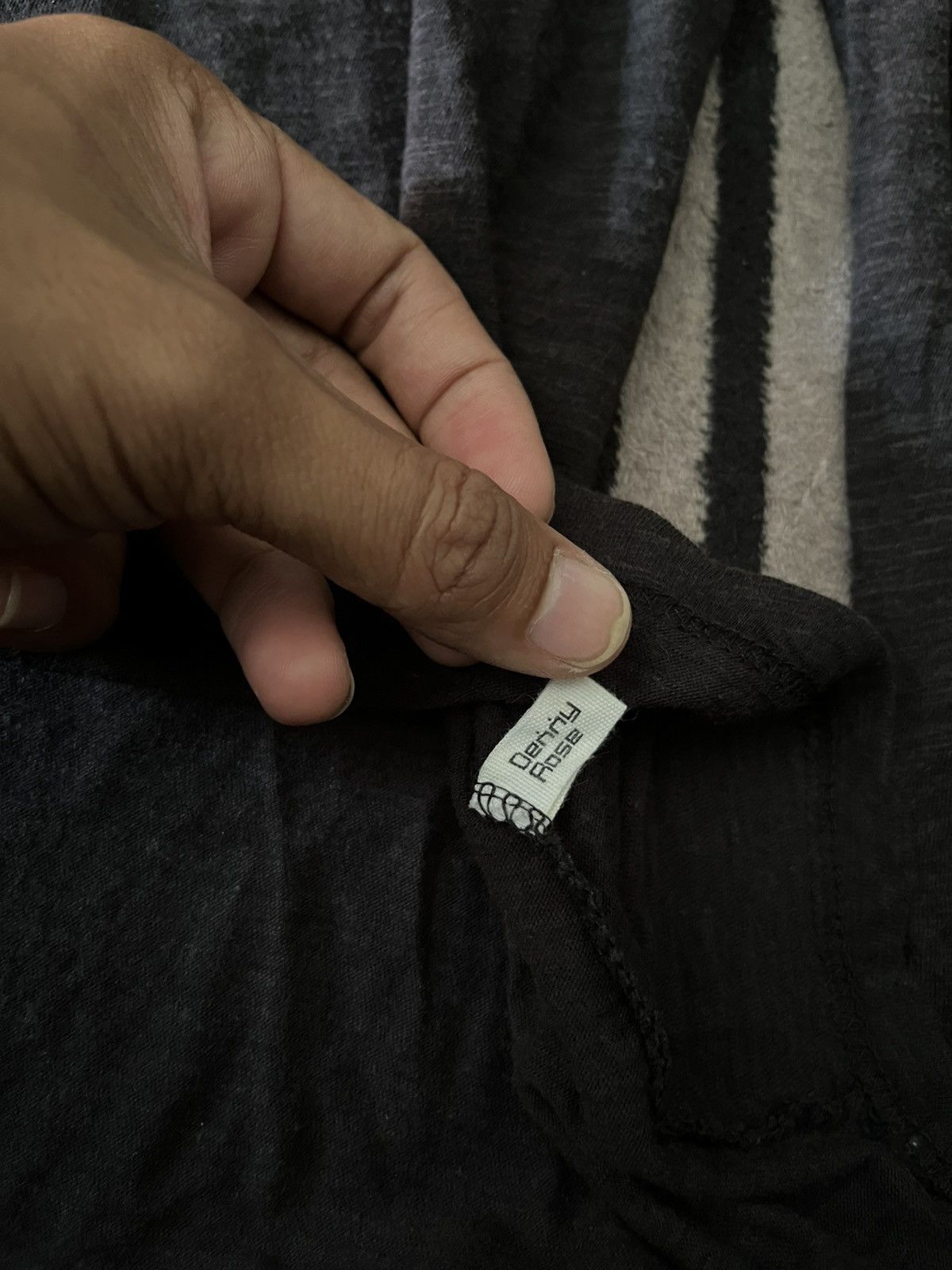Le Grande Bleu (L.G.B.) 2000s Denny Rose distressed pocket tshirt Size US M / EU 48-50 / 2 - 3 Thumbnail