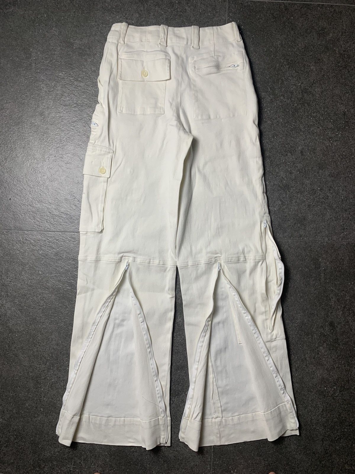 Dolce & Gabbana 2000s Dolce Gabbana Multipocket Flared Cargo Pants Size 26" / US 2 / IT 38 - 13 Thumbnail