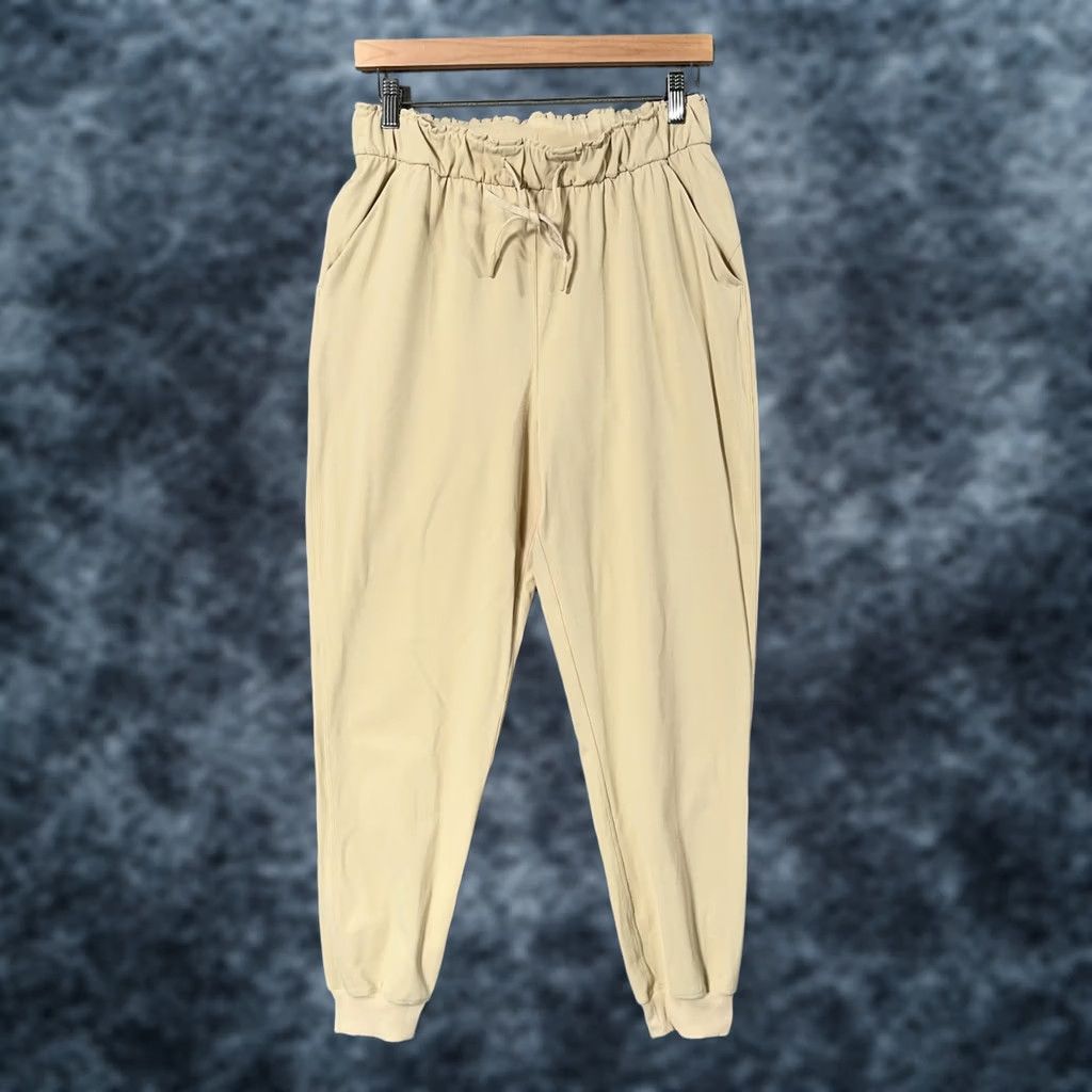 Lululemon Lululemon Keep Moving Jogger Pants Womens 8 Trench Beige High Rise W5DCRS Jogger Pants Women (Womens) Size 30" / US 8 / IT 44 - 1 Thumbnail