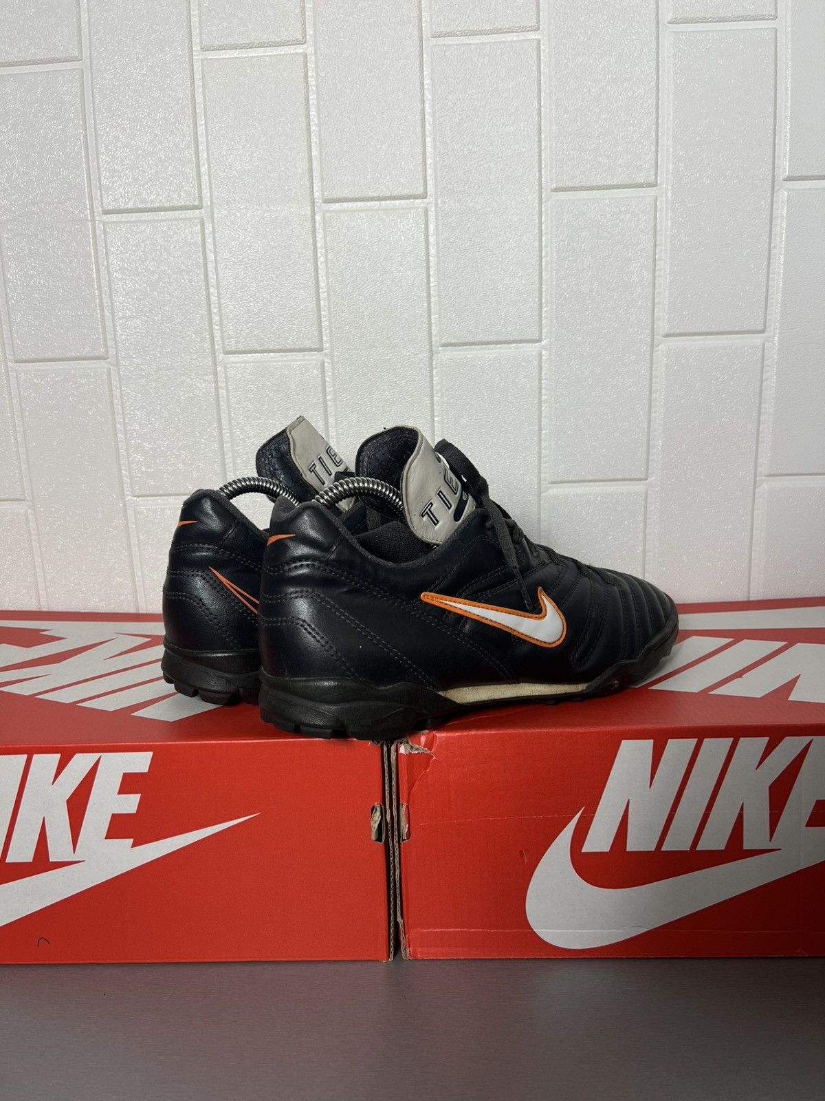 VINTAGE NIKE TIEMPO 650 SOCCER JERSEY BOOTS RETRO Y2K 90s
