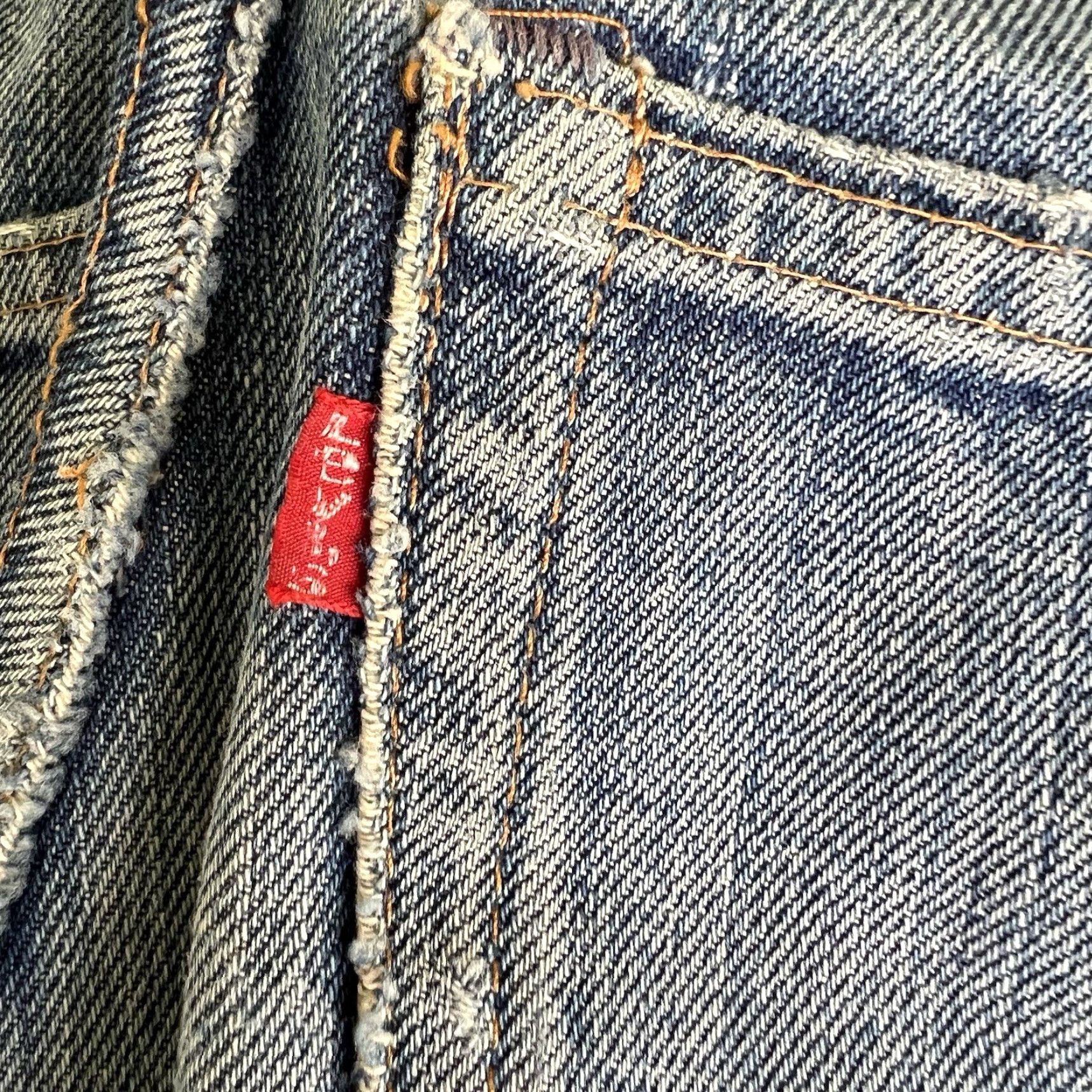 Levi's VINTAGE Levi's 505 Jeans Mens 32x34 Blue Denim Regular Straight USA 70s Talon Repairs Single Stitch #5 Button Short Description? Size US 32 / EU 48 - 4 Thumbnail