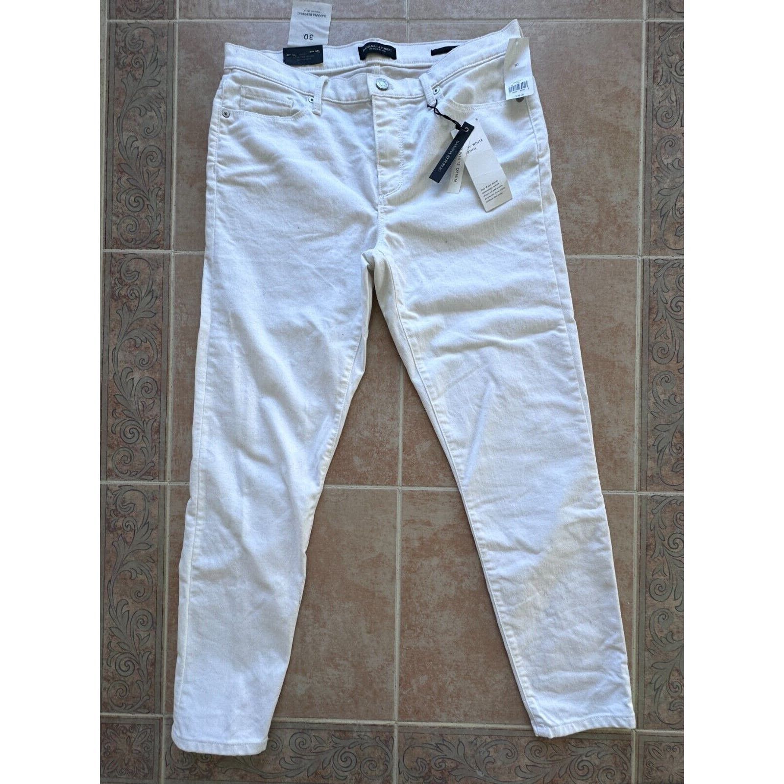 Banana Republic Banana Republic Mid Rise Fitted ankle length white Women 30 Size 30" / US 8 / IT 44 - 1 Thumbnail