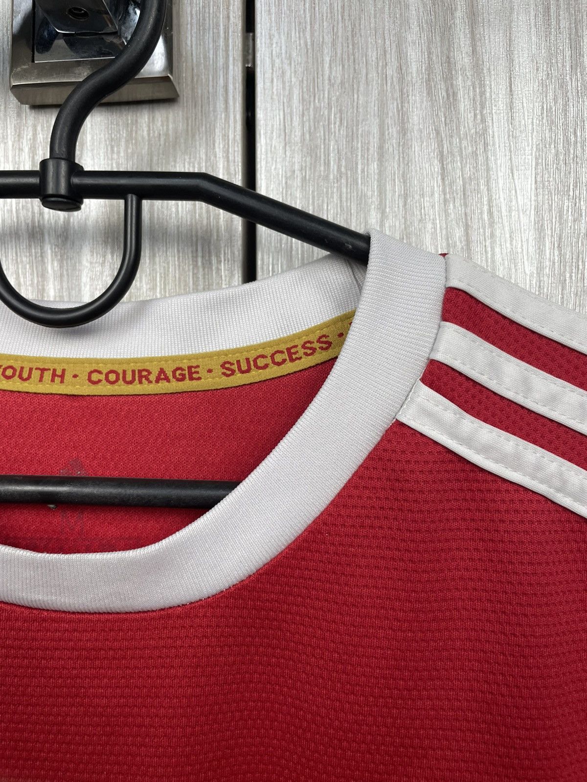 Adidas Van De Beek #34 Manchester United 2021/2022 Player Jersey Size US M / EU 48-50 / 2 - 11 Thumbnail