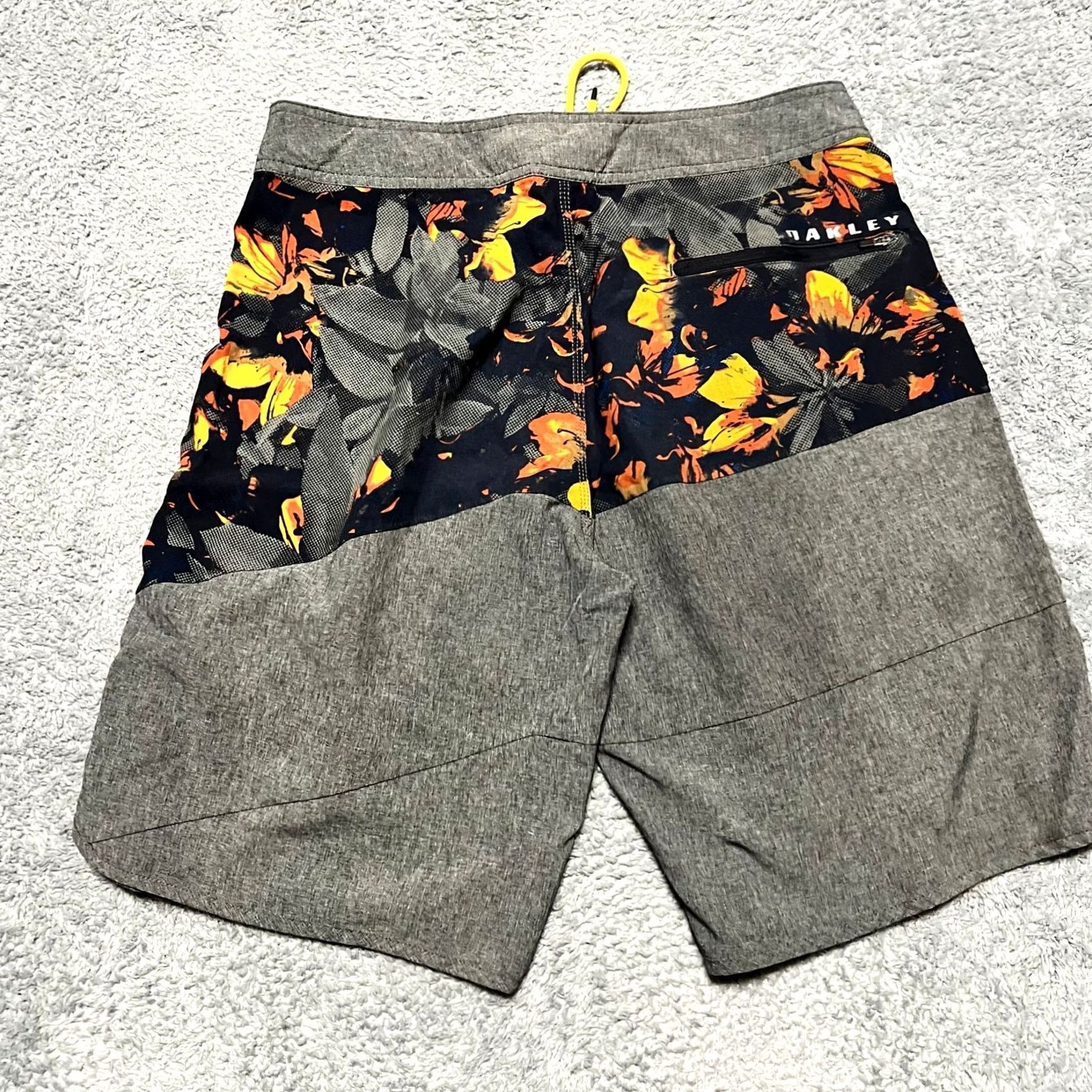 Oakley Oakley Shorts 32 Gray Swim Trunks Mens Floral Board Beach Size US 32 / EU 48 - 4 Thumbnail