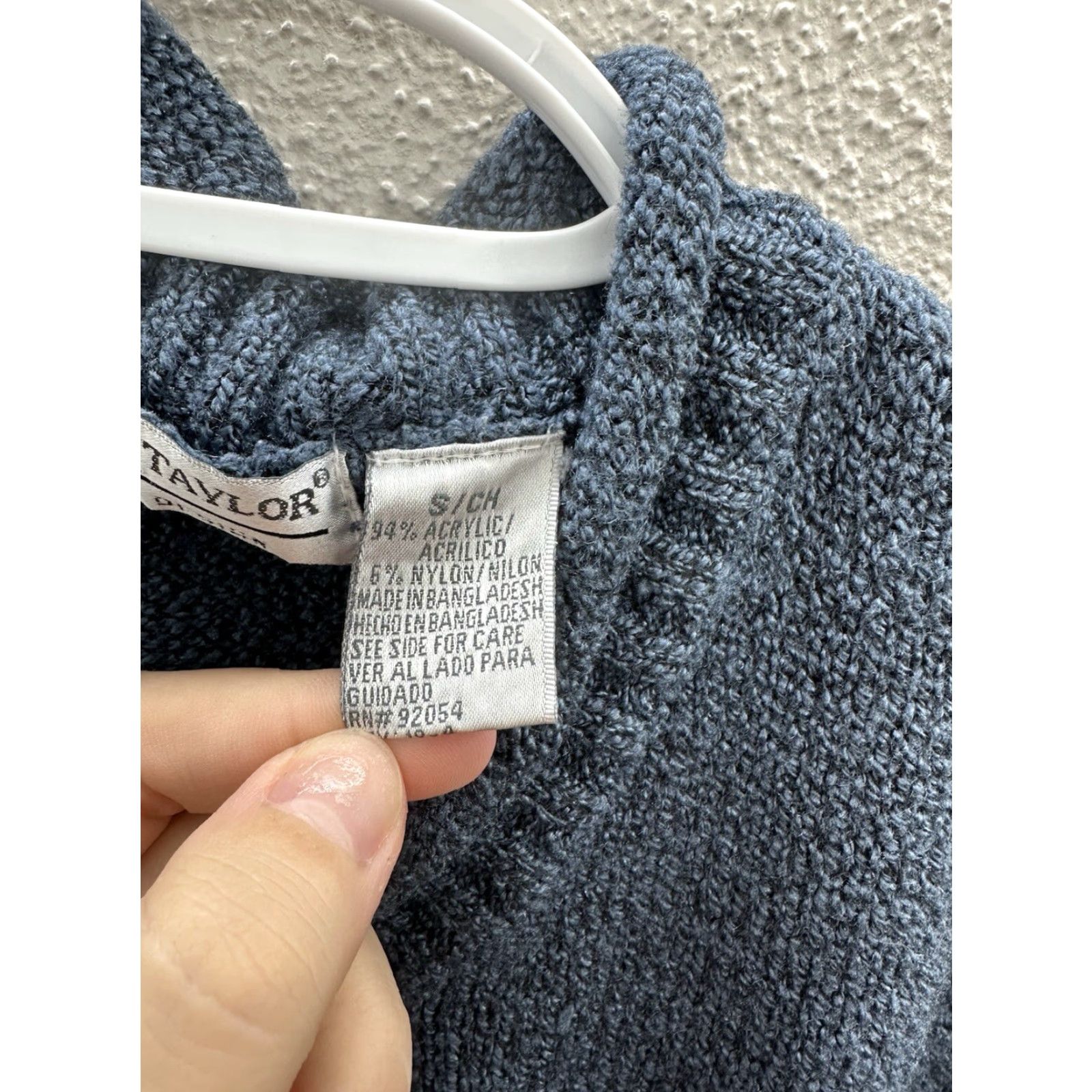 Vintage Carolyn Taylor Womens Sweater Blue V-Neck Long Sleeve Small Knit Pullover Clothing Mens? Size S / US 4 / IT 40 - 5 Thumbnail