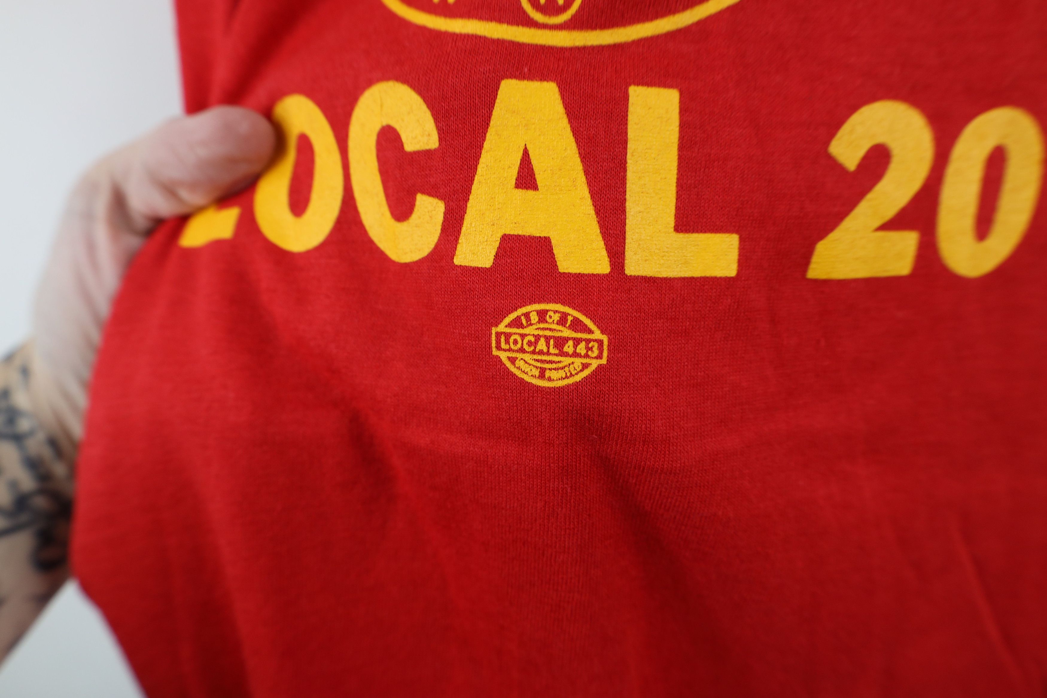 Vintage Vintage 80s Union Local 20 Short Sleeve T-Shirt Red USA Size US L / EU 52-54 / 3 - 5 Thumbnail