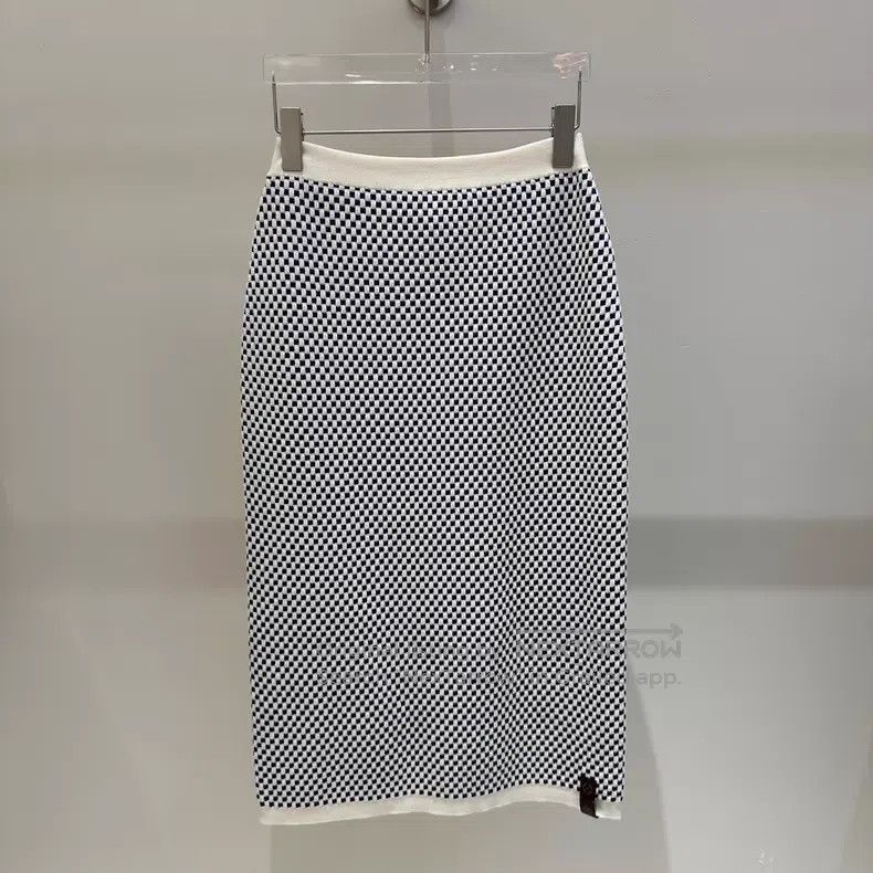 Louis Vuitton Louis Vuitton size L SS24 Checker Knit Wool Maxi Dress Size 26" / US 2 / IT 38 - 1 Thumbnail