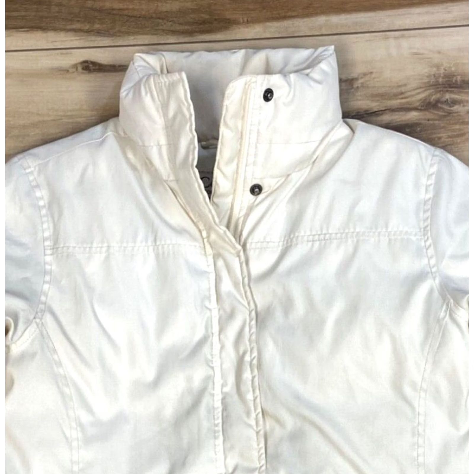 Vintage VINTAGE Columbia Jacket Womens Small Down Ivory Full Zip Snap Pockets Long Sleeve Size S / US 4 / IT 40 - 2 Thumbnail