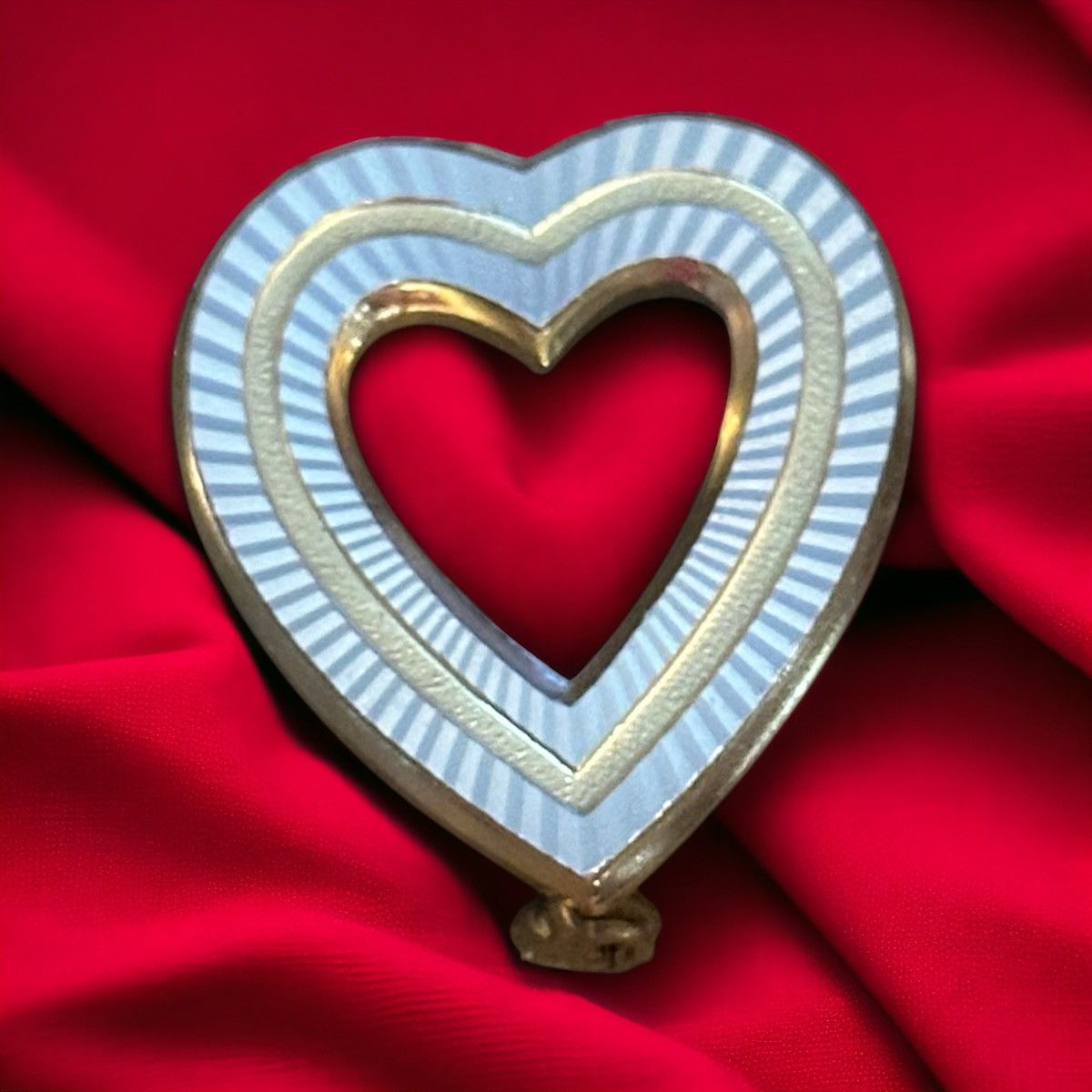Vintage Vintage W. Germany two tone open heart brooch Size ONE SIZE - 1 Thumbnail