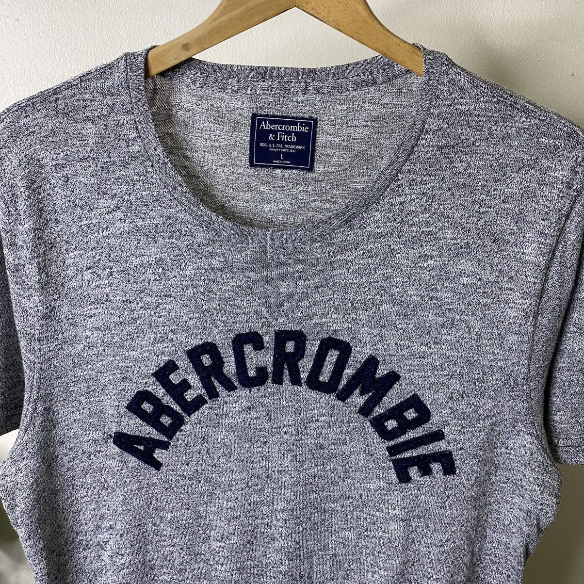 Abercrombie & Fitch Vintage Y2K Abercrombie & Fitch Spell Out T Shirt Size US L / EU 52-54 / 3 - 2 Thumbnail