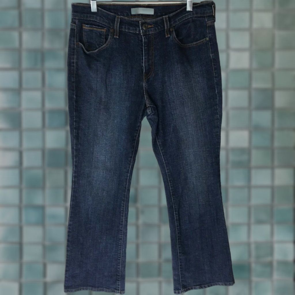 Denime Levi's 515 Women's Bootcut Jeans Size 12 Blue Denim Mid Rise 30" Inseam Classic Fit Size 34" / US 12 / IT 48 - 1 Thumbnail