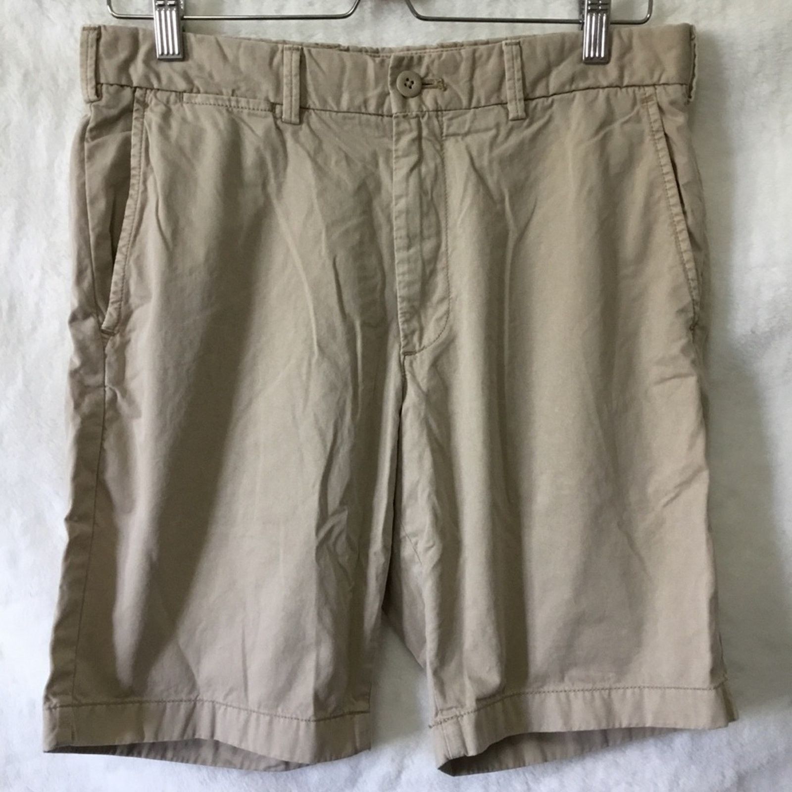 Uniqlo Uniqlo Men’s Beige Flat Front Shorts in Khaki Size US 28 / EU 44 - 4 Thumbnail