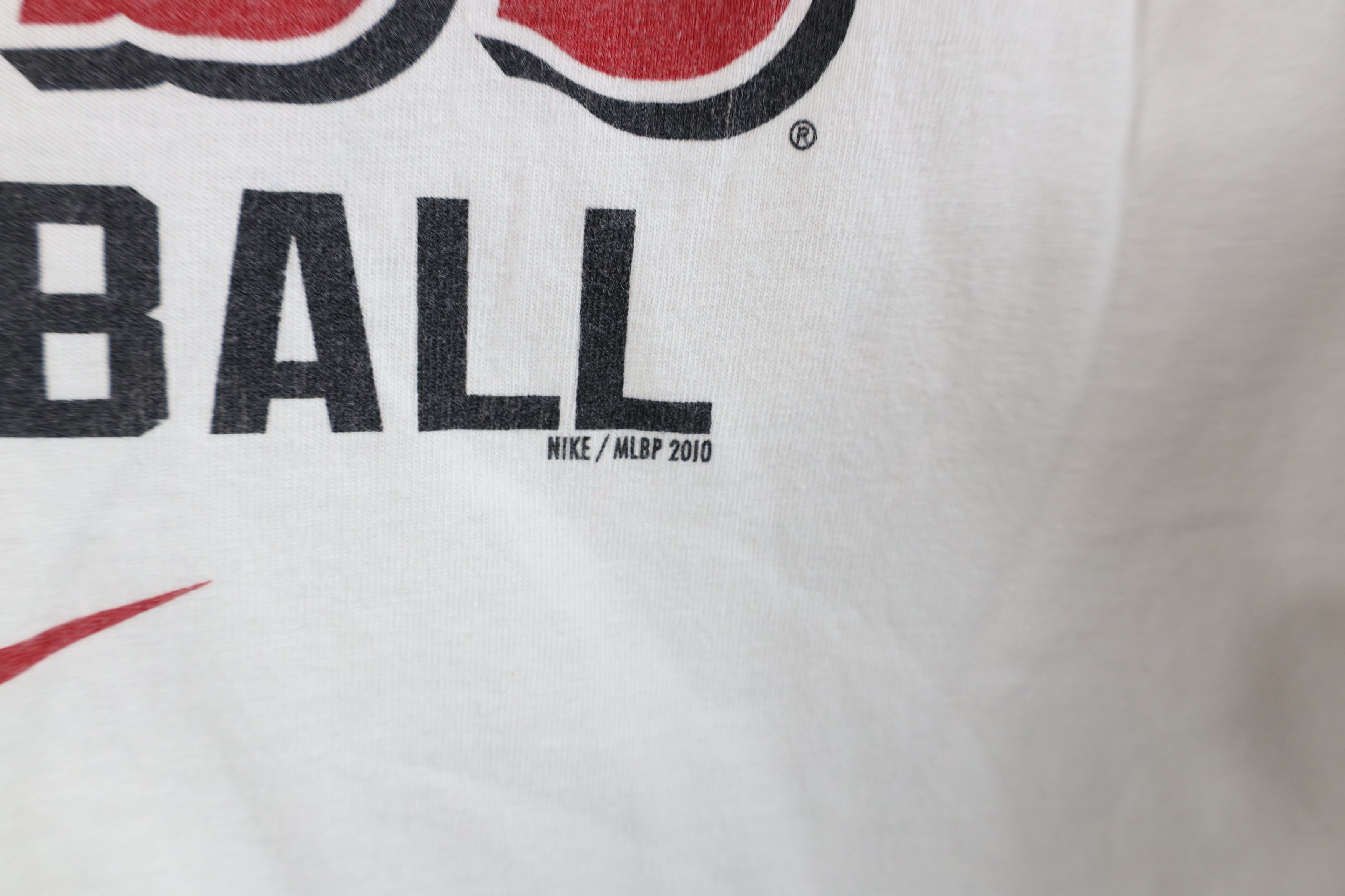 Nike Vintage Y2K Nike Swoosh Cincinnati Reds Raglan T-Shirt Size US S / EU 44-46 / 1 - 5 Thumbnail