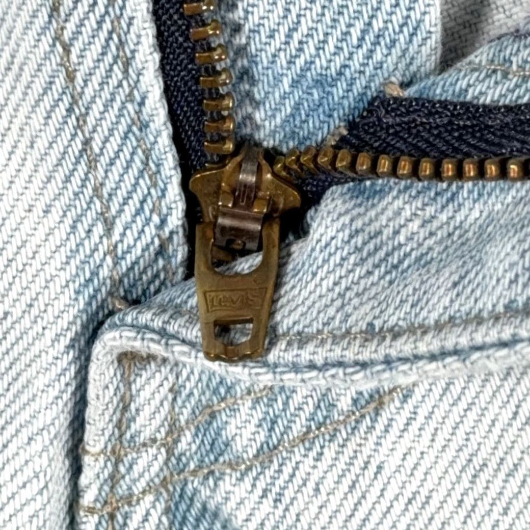 Levi's VINTAGE Levi's 550 Jeans Mens 30x34 Stonewash USA 90s Orange Tab Distressed 5-Pocket Denim Blue/White XS-.. Size US 30 / EU 46 - 6 Thumbnail