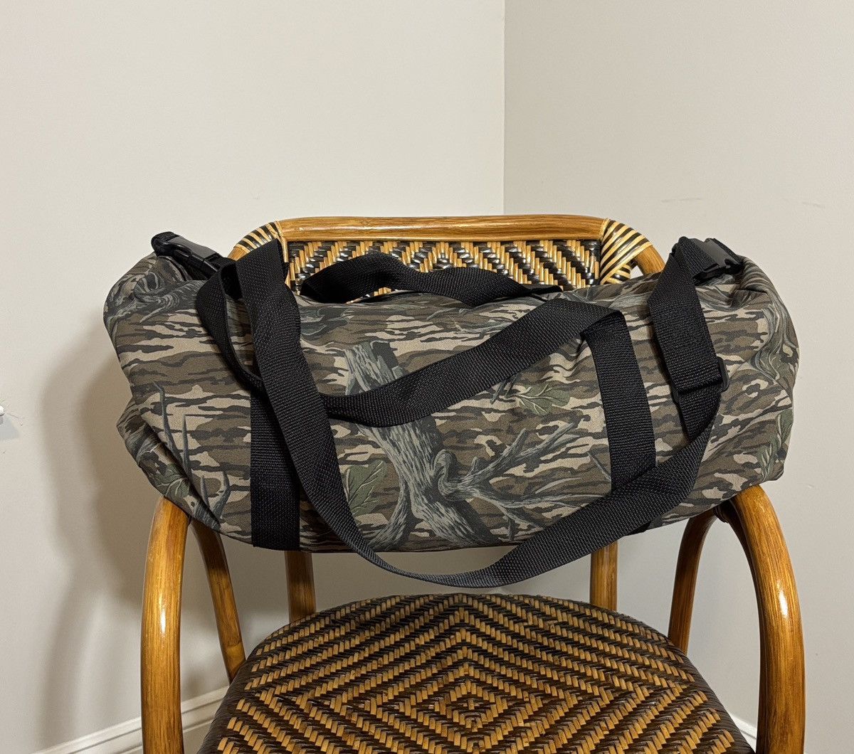 Carhartt Vintage Carhartt Mossy Oak Camo Duffel Bag A59MOT Size ONE SIZE - 3 Thumbnail
