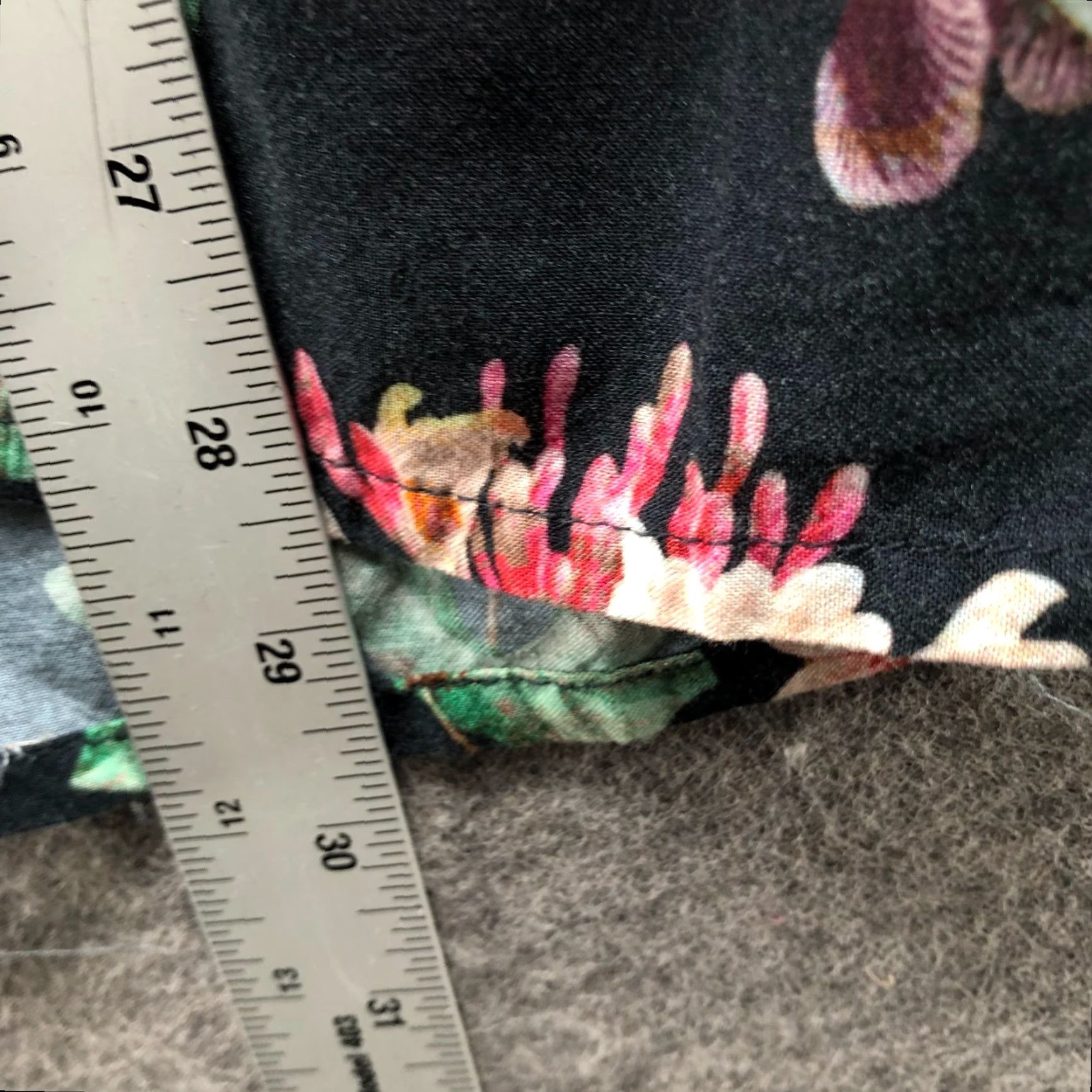 Pacsun PacSun Hawaiian Shirt Mens S Black Red Floral Rayon Button Front Short Sleeve Size US S / EU 44-46 / 1 - 8 Thumbnail
