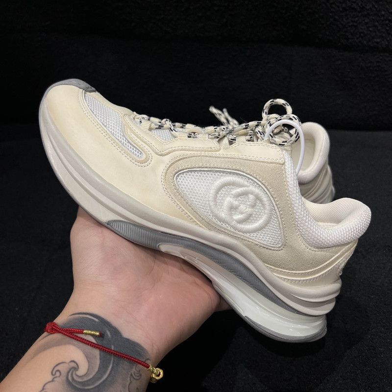 Gucci Run Comfortable Lace-Up Sneakers for Men -