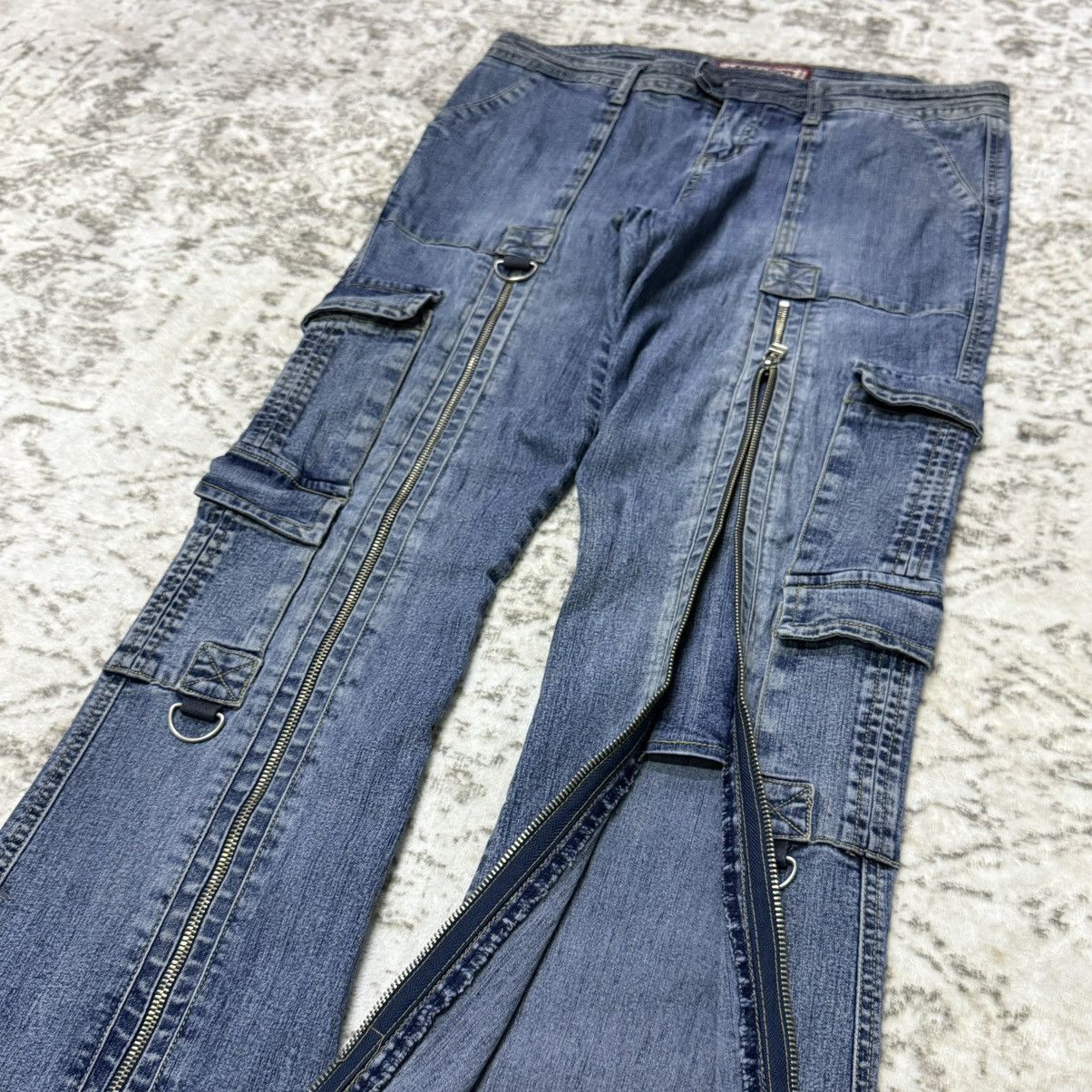 Le Grande Bleu (L.G.B.) Vanilla Star Multi Pocket Cargo Zipper Flare Jeans Size US 32 / EU 48 - 4 Thumbnail