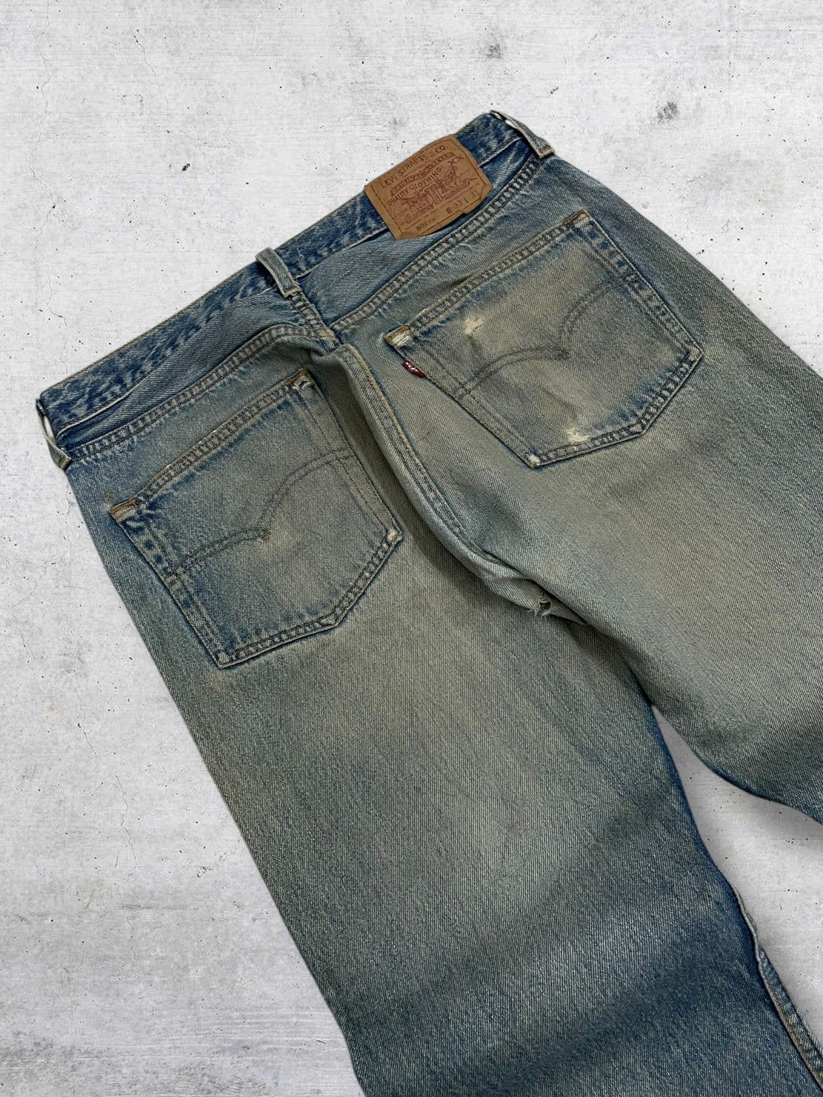 Levi's Vintage Clothing VINTAGE 501 LEVIS USA DESIGNER 90S RARE OLD MUDWASH DENIM Size US 30 / EU 46 - 15 Thumbnail