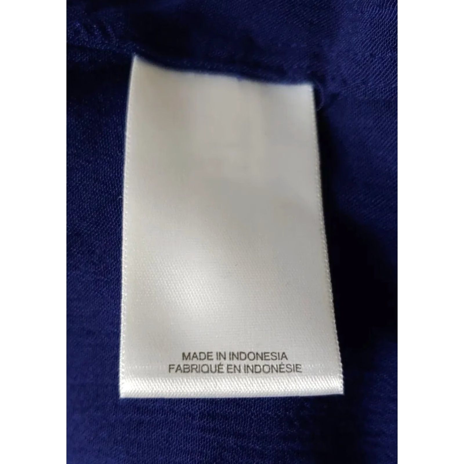Express VINTAGE: No (omit) Express Top Womens XS Navy Blue V-Neck 3/4 Sleeve Button Tie Hi Low Front Hem Size XS / US 0-2 / IT 36-38 - 5 Thumbnail