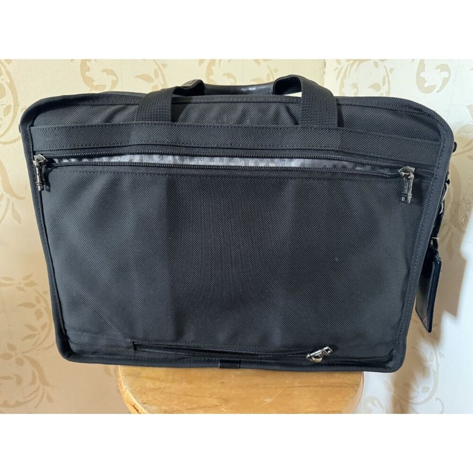 Tumi Tumi 3 Expandable Organizer Laptop Briefcase LN - Used Twice Size ONE SIZE - 4 Thumbnail