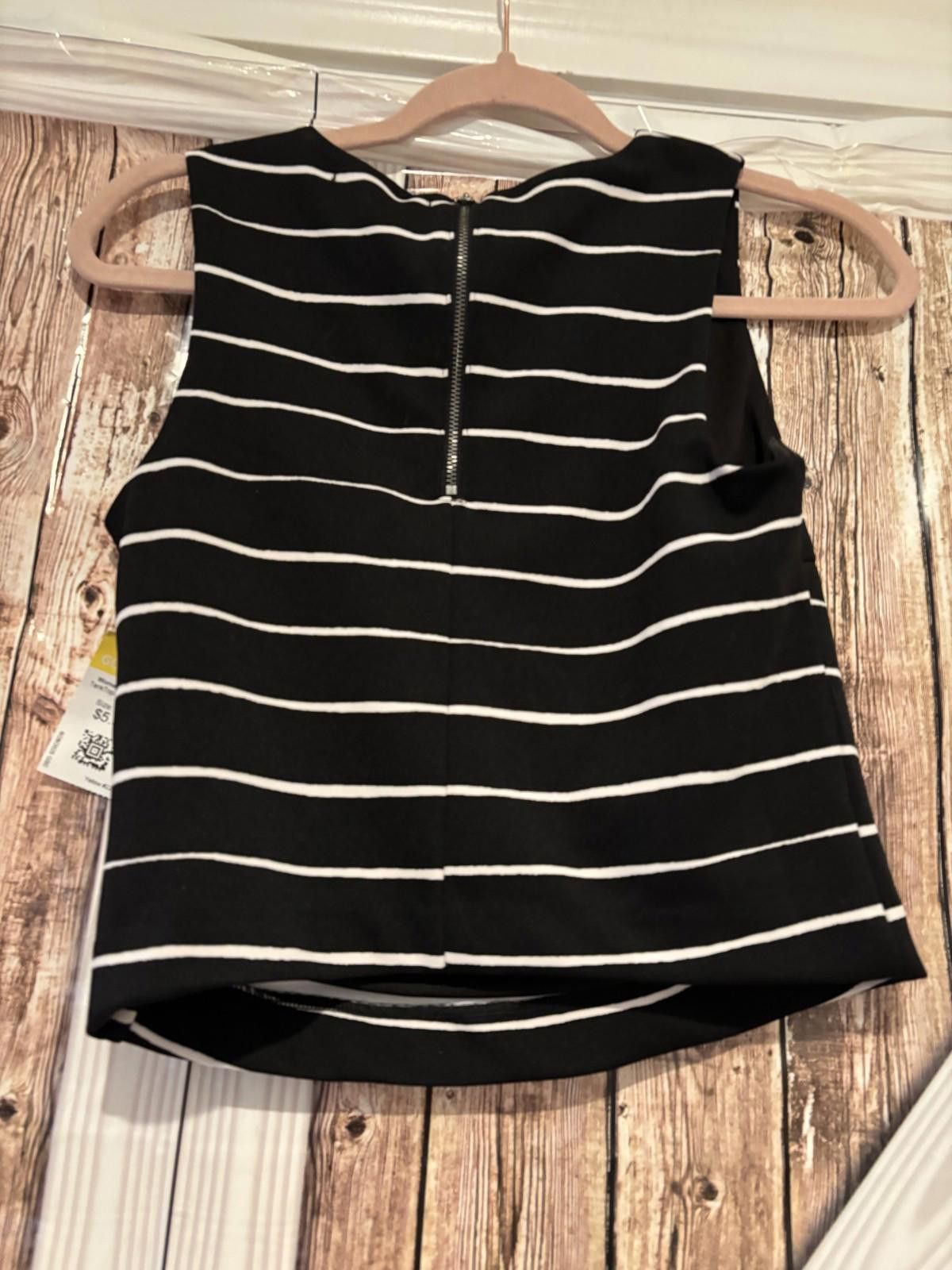 Banana Republic Banana Republic black/white stripes tank sz XXS prel. #289 Size XXS / US 00 / IT 34 - 2 Thumbnail