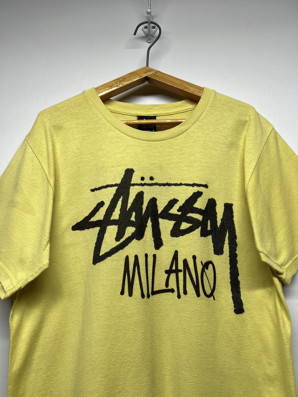 Stussy Vintage Y2k Stussy Milano 💛 Thrashed Faded T-Shirt 00’s Size US S / EU 44-46 / 1 - 3 Thumbnail