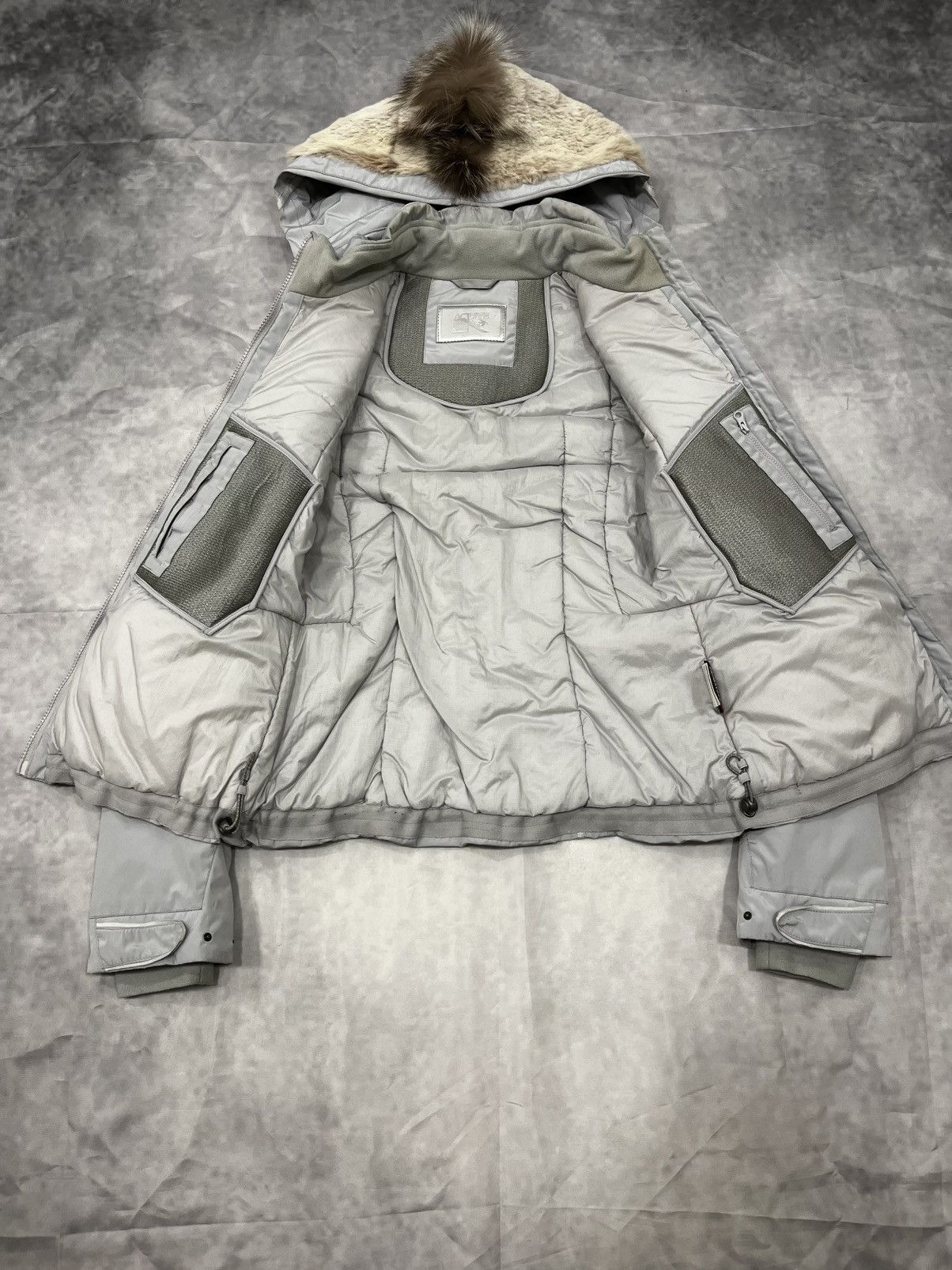 Marithe + Francois Girbaud Marithé + Francois Girbaud Mohawk Fur Puffer Jacket Size M / US 6-8 / IT 42-44 - 3 Thumbnail