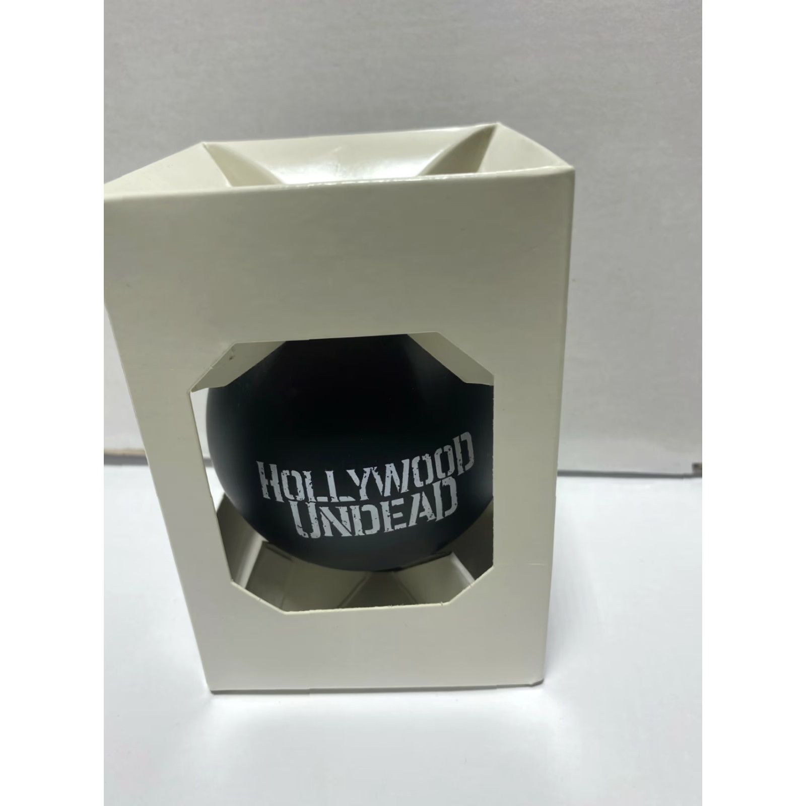 Vintage VINTAGE Hollywood Undead Christmas Ornament Dove Grenade 3 Inch Black LIMITED Official Mens Size ONE SIZE - 4 Thumbnail