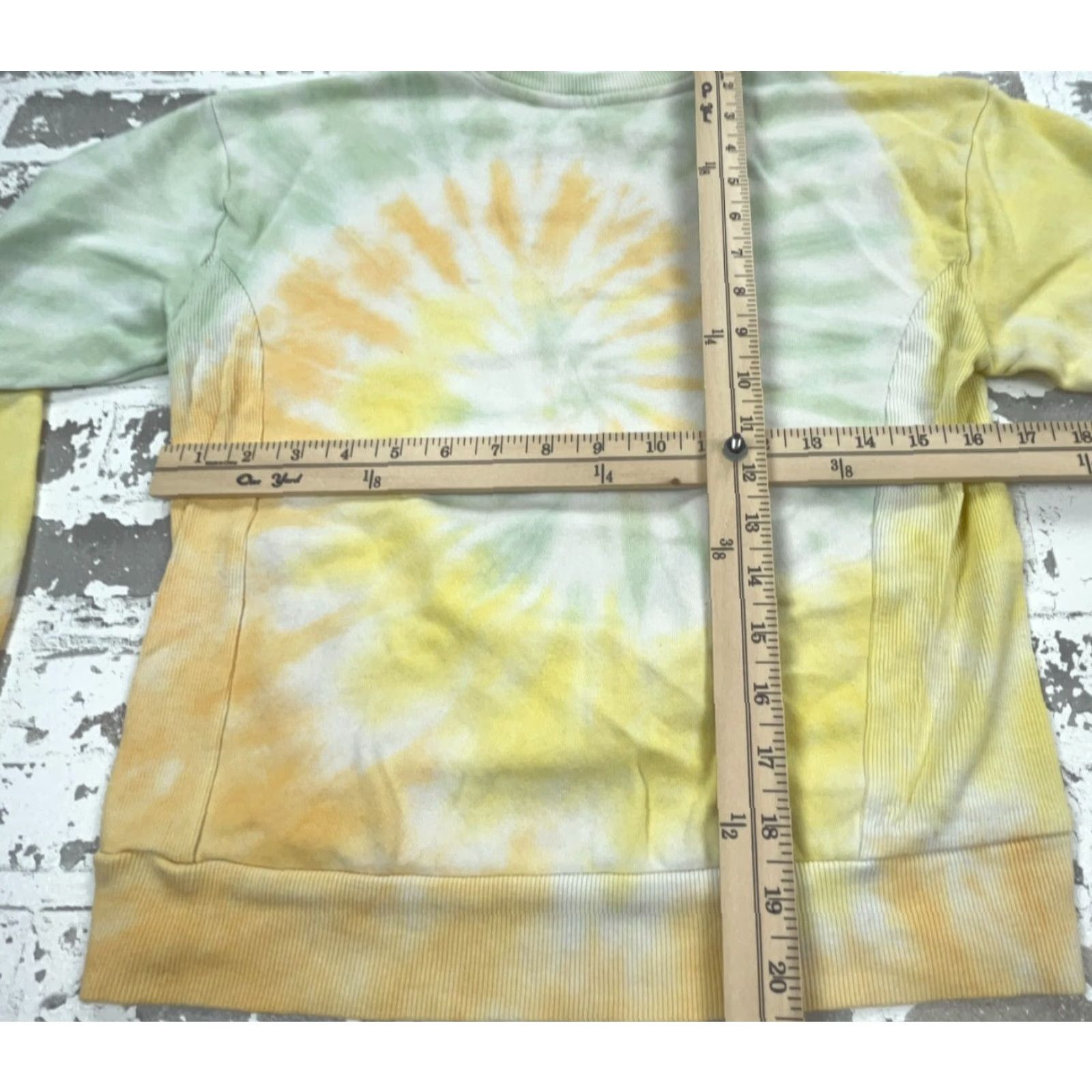 Disney Disney Sweatshirt Womens Small Yellow Crew Neck Mickey Mouse Logo Graphic Print Raglan Sleeve All Seasons Cotton Blend Size S / US 4 / IT 40 - 6 Thumbnail