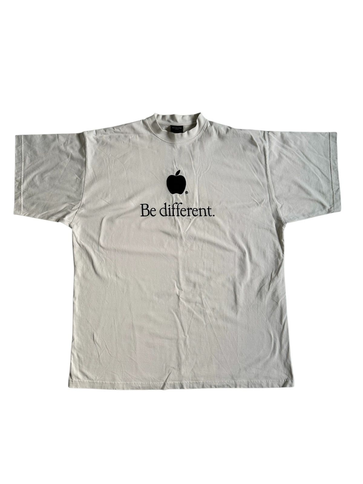 Balenciaga Balenciaga AW/22 unreleased tee Be Different 🍏 Size US XL / EU 56 / 4 - 1 Thumbnail