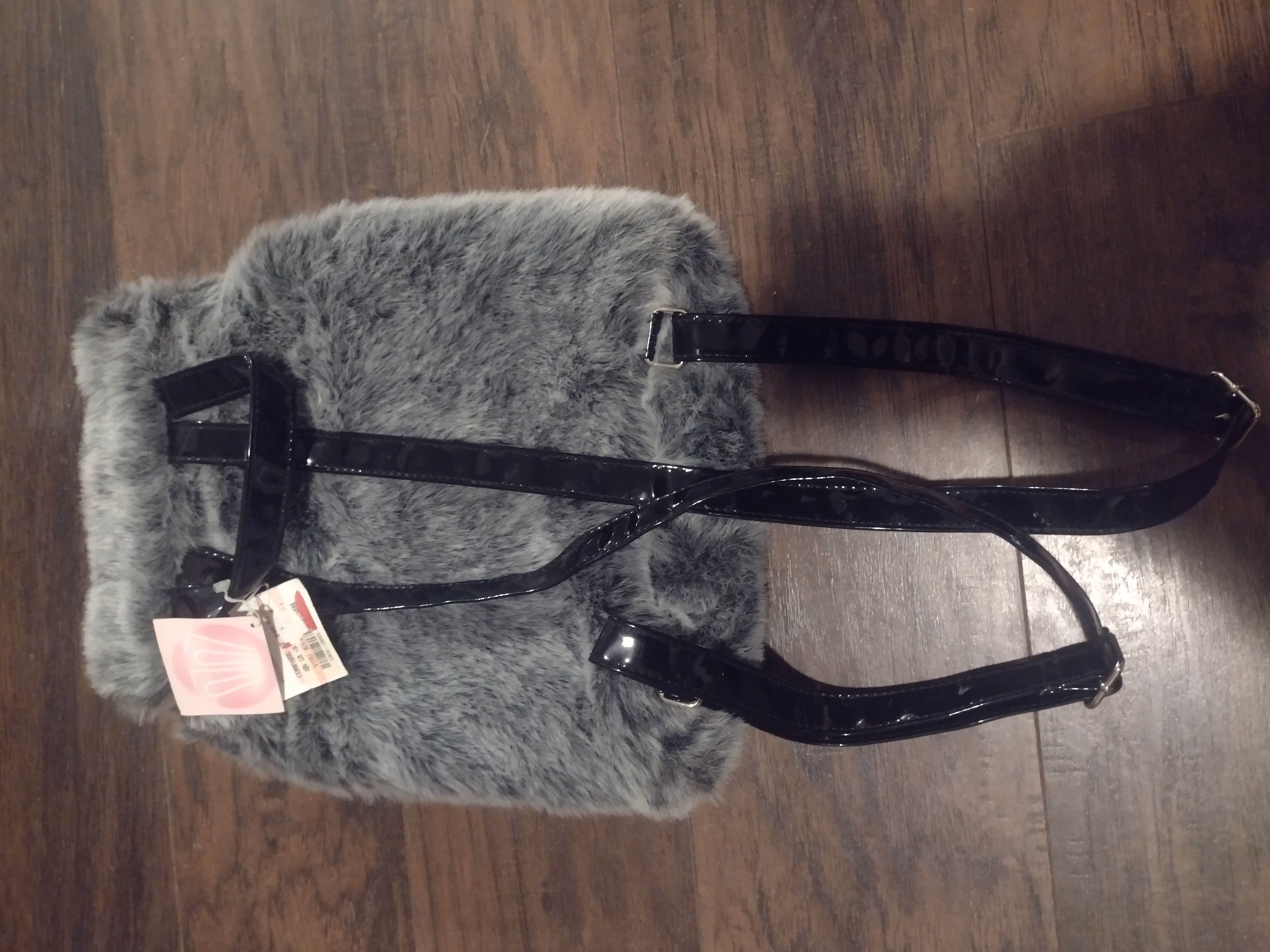 Other LuLu fuzzy backpack new with tags Size ONE SIZE - 4 Thumbnail