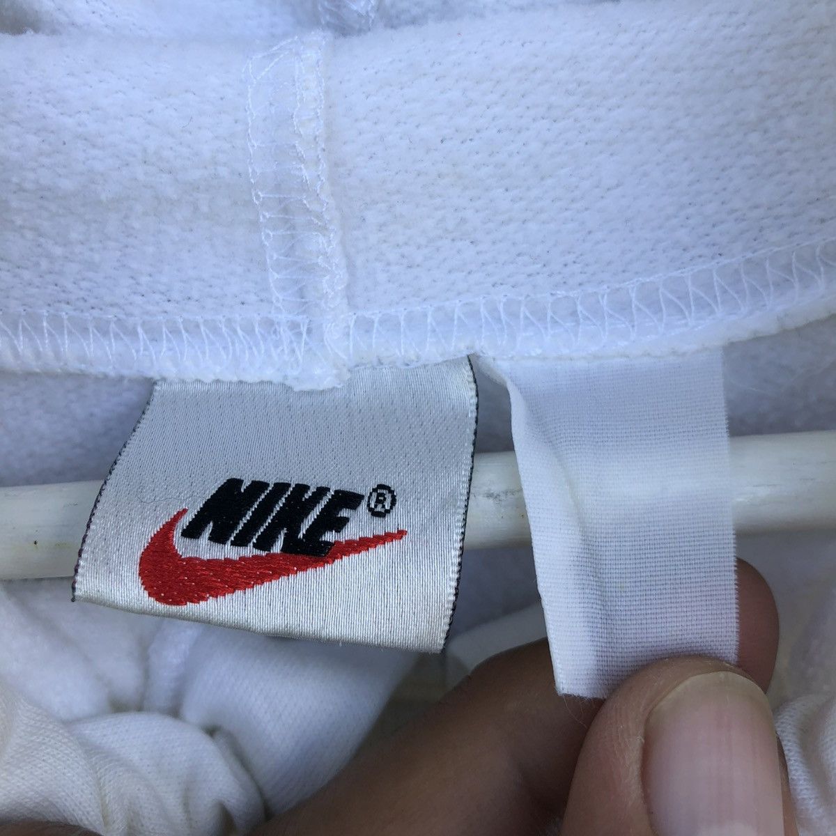 Nike Vintage Nike Swoosh Hoodie Sweatshirt Size US L / EU 52-54 / 3 - 8 Thumbnail