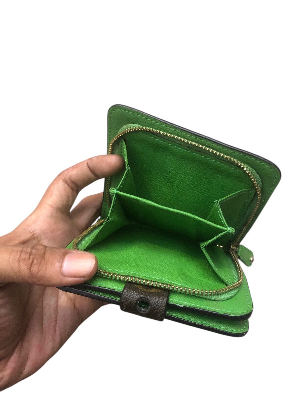 Louis Vuitton 🔥LOUIS VUITTON Monogram Perforated Zip Wallet Green M95218 Size ONE SIZE - 8 Thumbnail