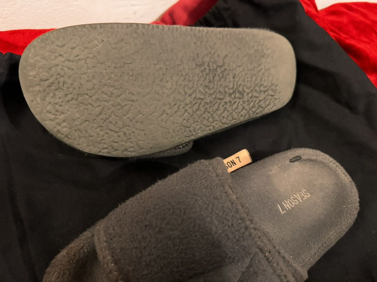 Yeezy Yeezy season 7 fleece slides Size US 6.5 / EU 39-40 - 6 Thumbnail