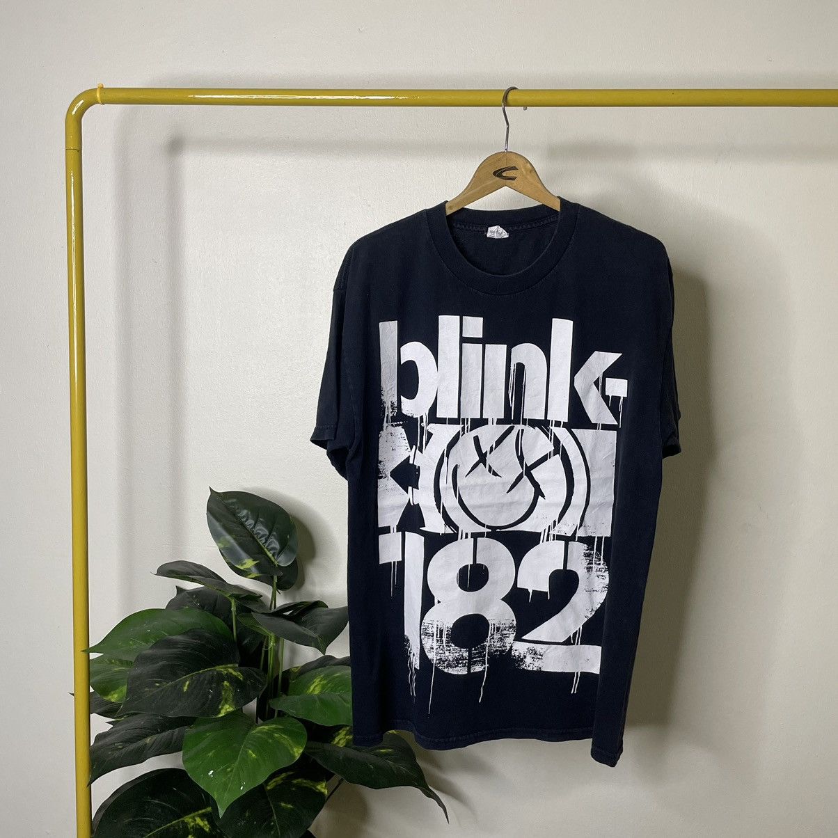 Band Tees × Vintage Vintage Y2K Blink 182 Big Graphic T Shirt Size US L / EU 52-54 / 3 - 1 Thumbnail