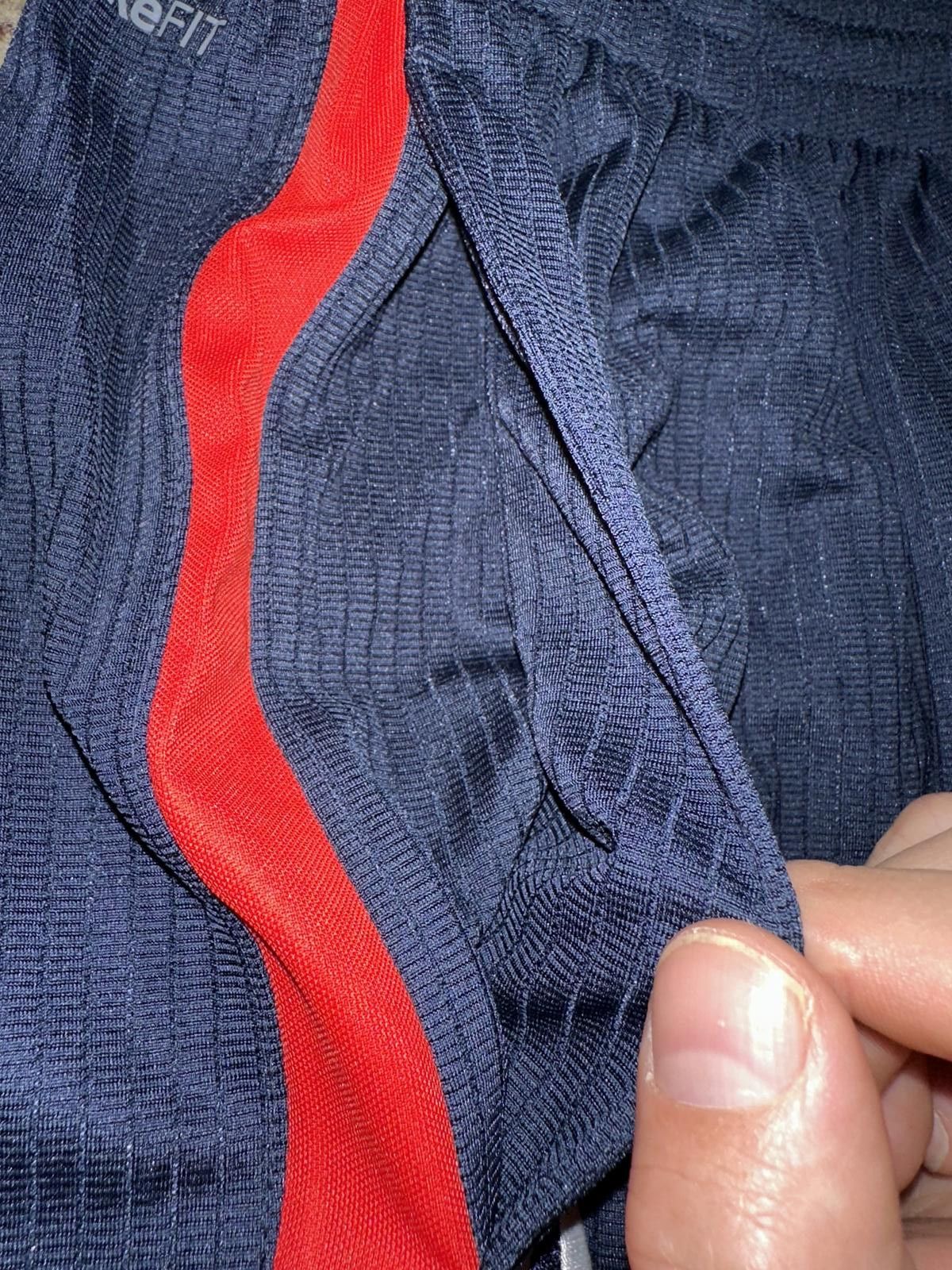 Nike Nike Men’s Team USA Fit Dry 2009 Basketball Shorts VINTAGE Size US 30 / EU 46 - 5 Thumbnail