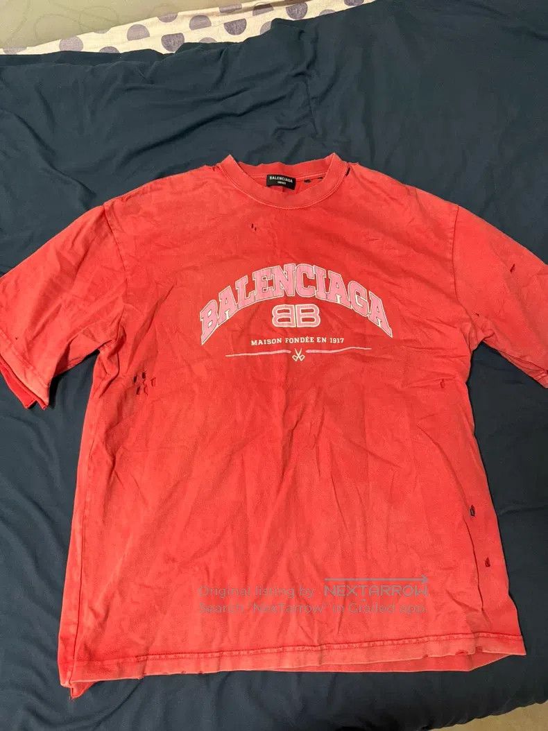Balenciaga Balenciaga Washed Red Distressed T Size US L / EU 52-54 / 3 - 1 Thumbnail