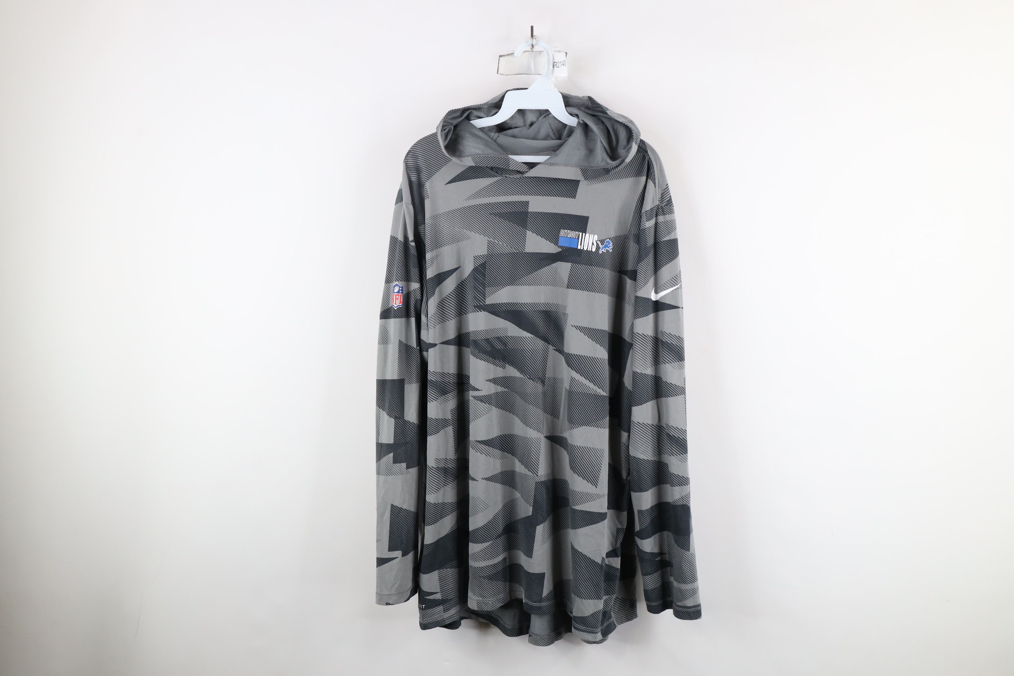 Nike × Vintage Nike On Field Lions Football Lightweight Hoodie T-Shirt Size US XL / EU 56 / 4 - 1 Thumbnail