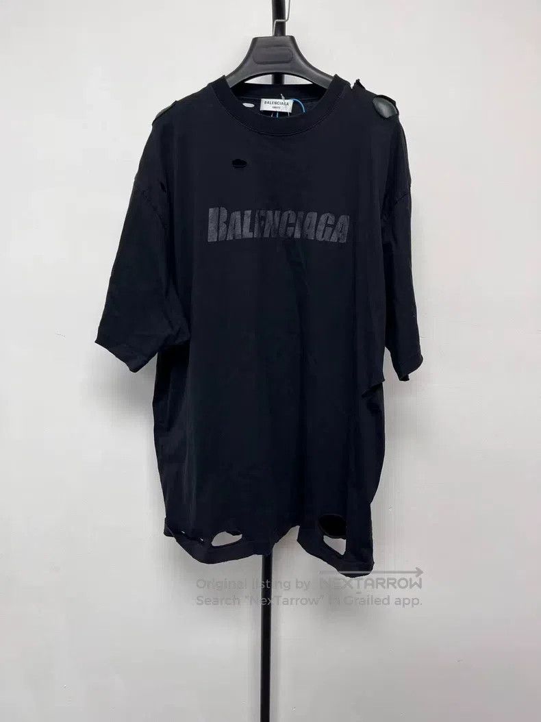 Balenciaga Balenciaga Letter printed round neck hole short-sleeve T-s Size S / US 4 / IT 40 - 1 Thumbnail