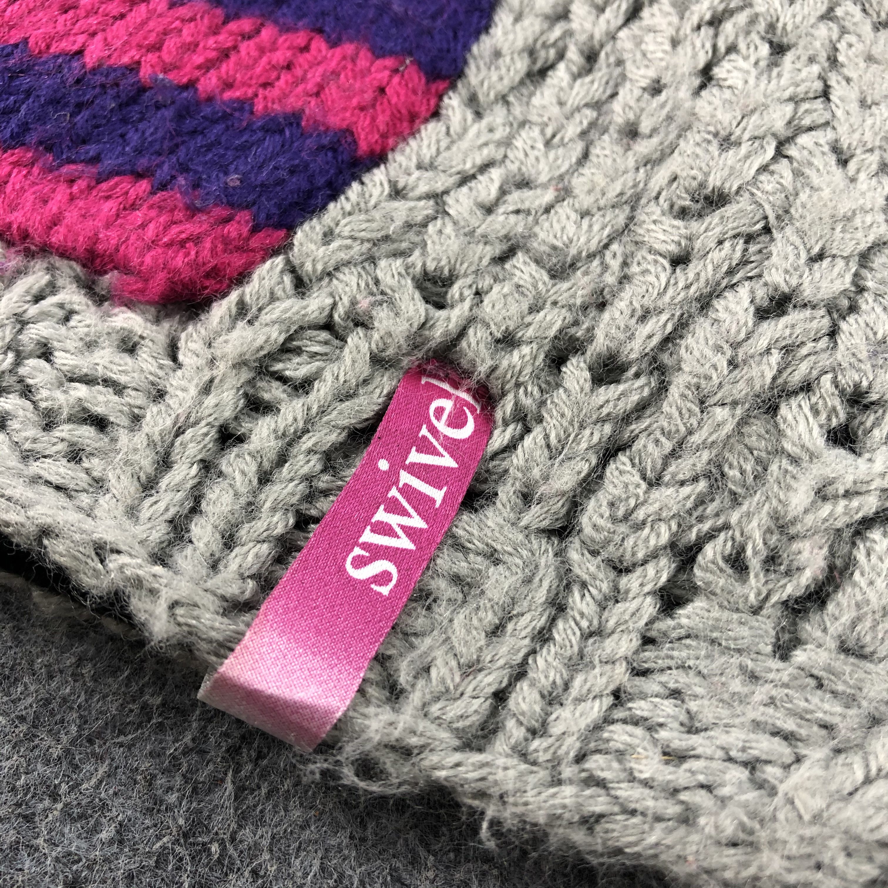 Vintage Swivel Pocket Bobble Beanie Snowcap Snow Hat B460 Size ONE SIZE - 4 Thumbnail