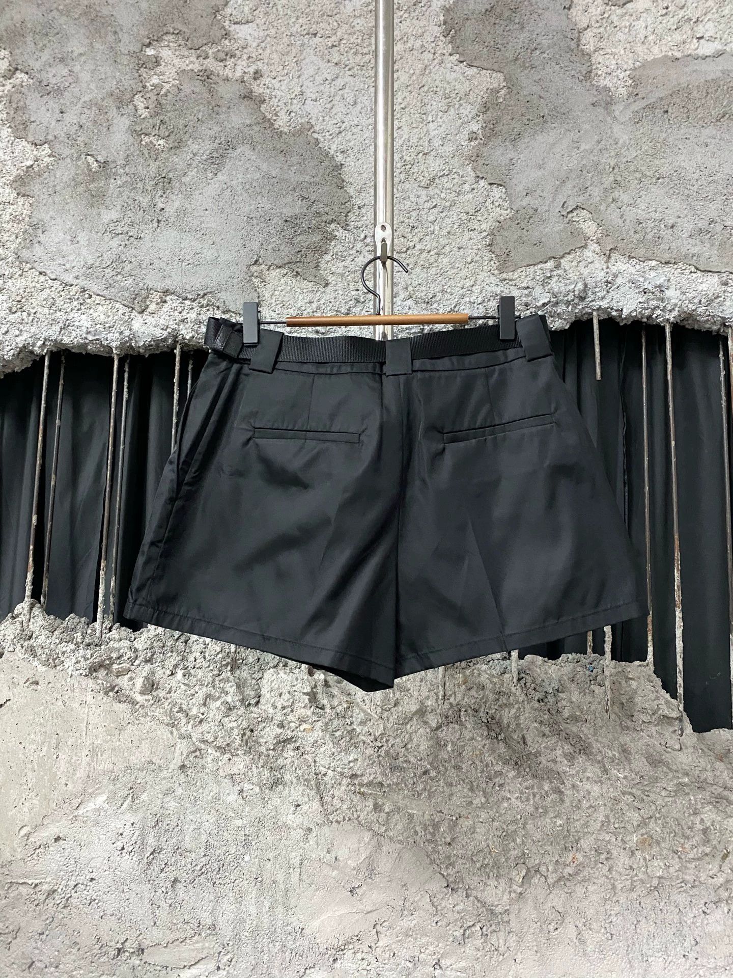 Prada Prada Triangle Bag Shorts Size: 42 Size US 26 / EU 42 - 2 Thumbnail