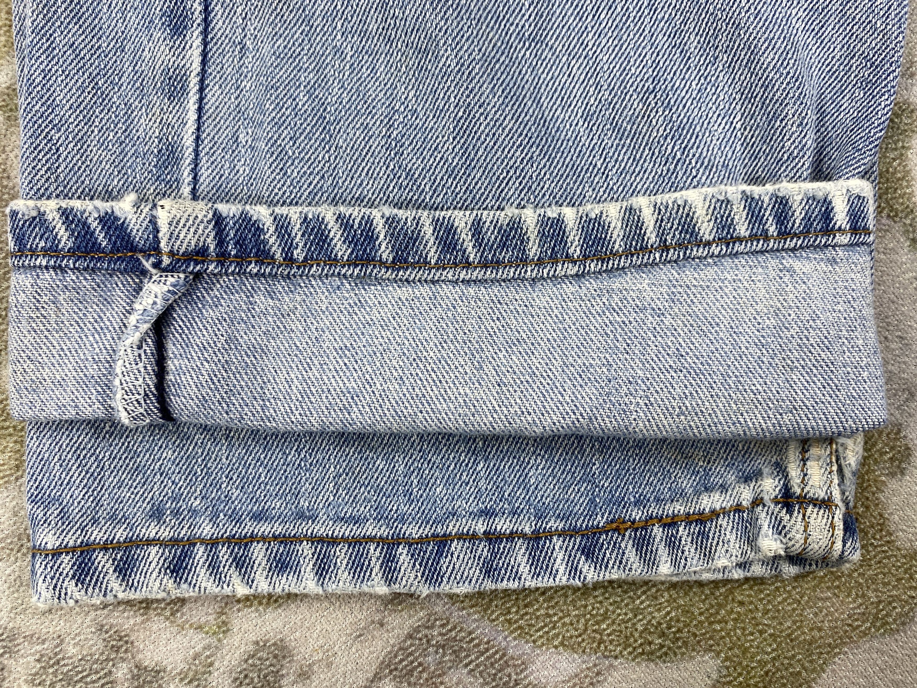 Levi's Light Wash Vintage Levi's 550 Relaxed Fit Denim -JN726 Size US 31 - 17 Thumbnail