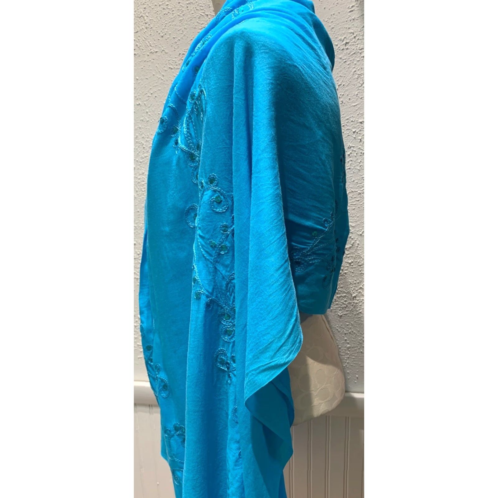 Altea VINTAGE Lightweight Teal Shawl Wrap Sequin Embroidery 46"x 70" Shawl/Wrap Women Size ONE SIZE - 4 Thumbnail