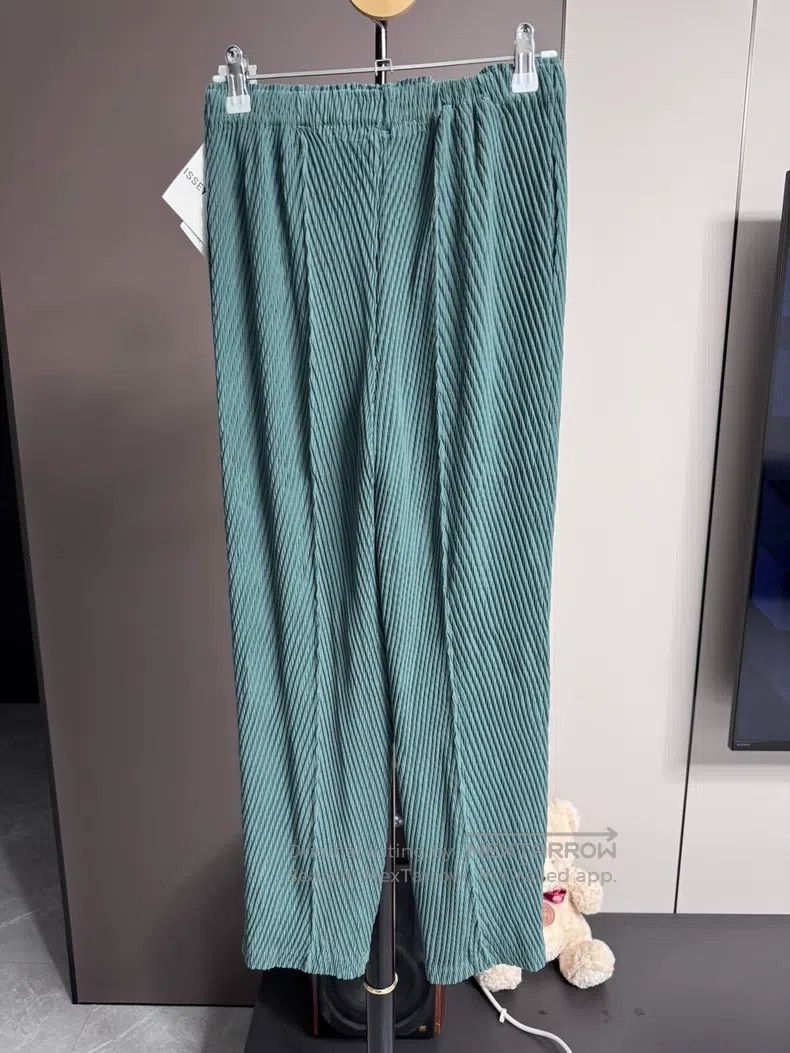 Issey Miyake Issey Miyake size:2 Small Fish Scale Pleated Trousers Size 22" - 2 Thumbnail