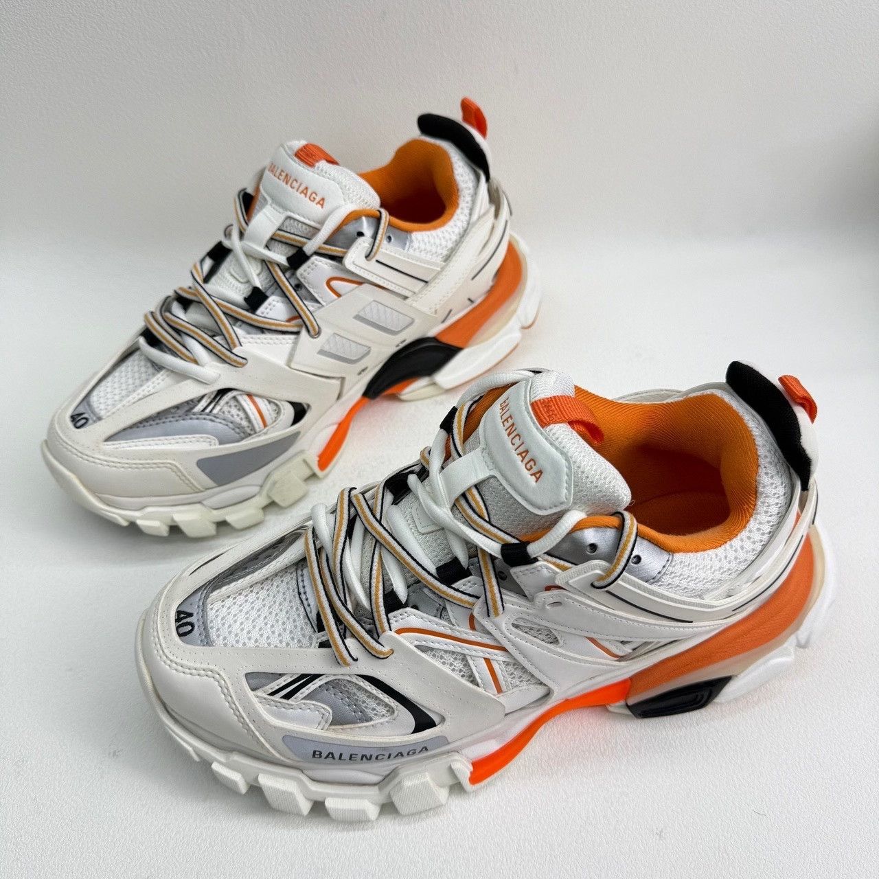 Balenciaga Balenciaga Distressed White Lowtop Sneakers 7.5 Men Size US 7.5 / EU 40-41 - 1 Thumbnail