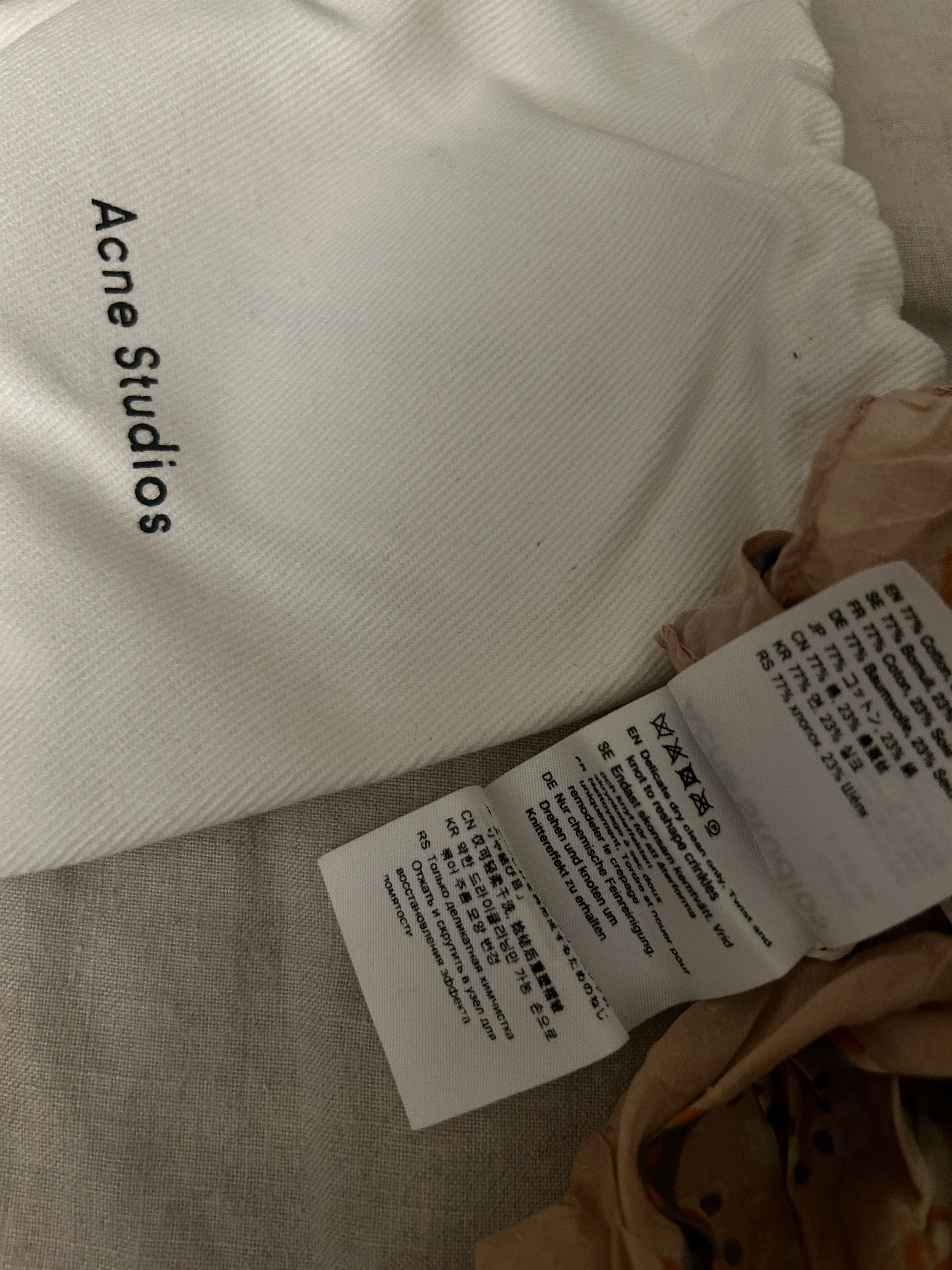 Acne Studios Acne Studio Heart Print Orange Scarf Size ONE SIZE - 7 Thumbnail