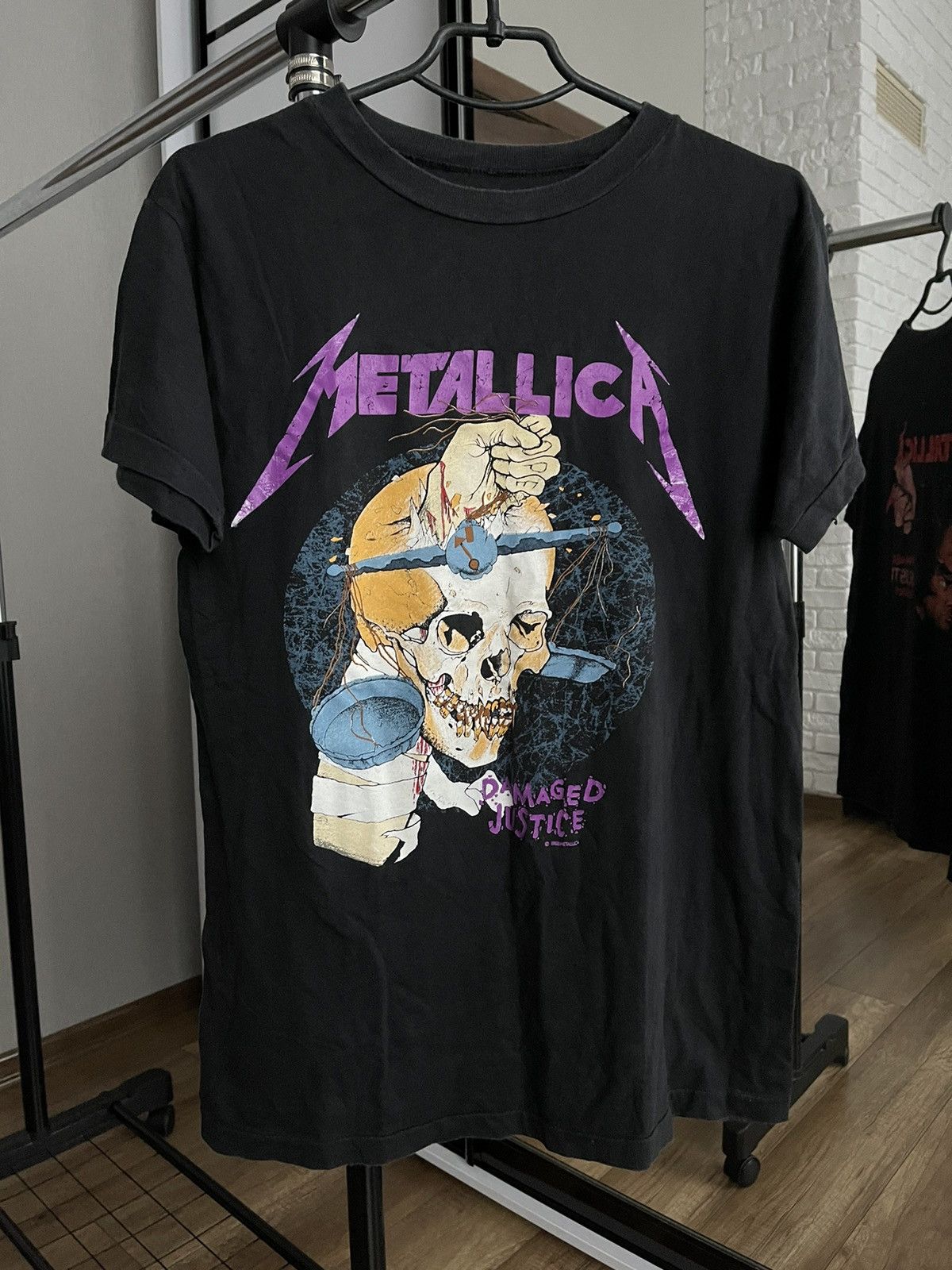 Band Tees 1988 Metallica Damaged Justice Hammer Vintage Band T-Shirt Size US L / EU 52-54 / 3 - 1 Thumbnail