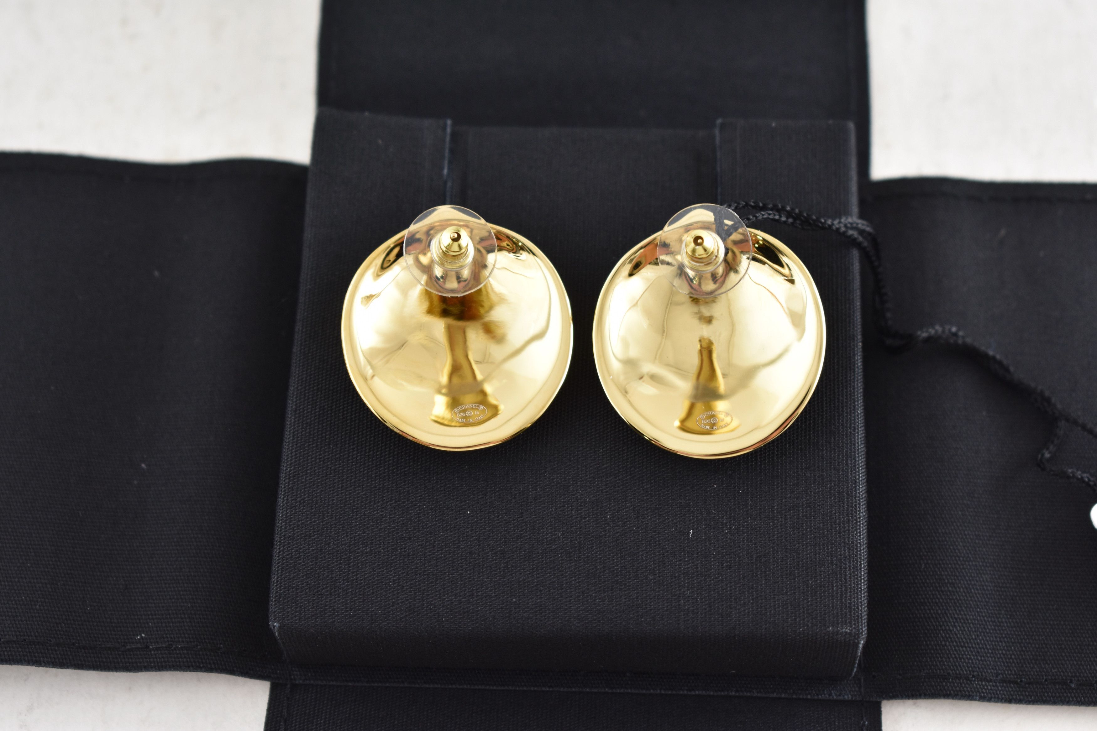 Chanel 26M Coco Beach Gold Shell Seashell CC Logo Dangle Earrings Size ONE SIZE - 18 Thumbnail
